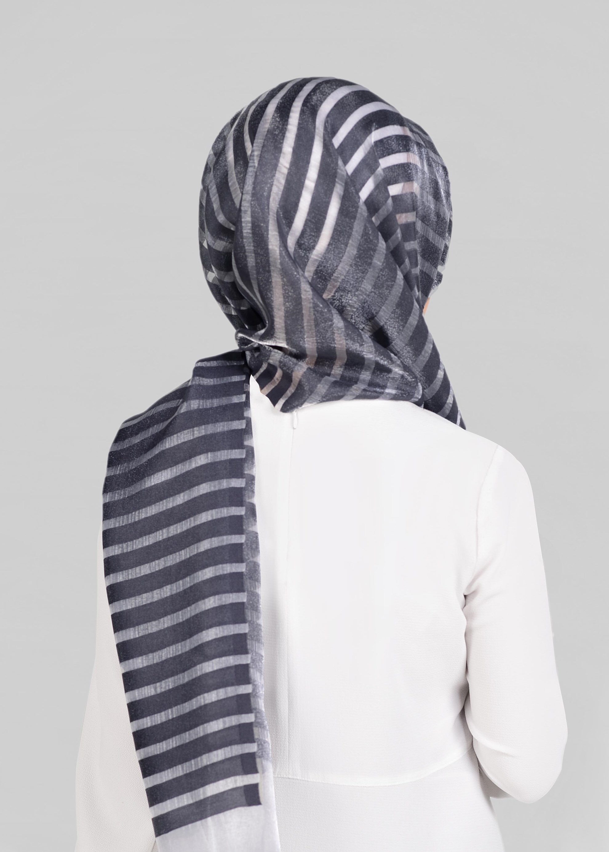 Tesettür giyim GRİ 9923 ALVİNA YAKMA ÇİZGİLİ ŞAL