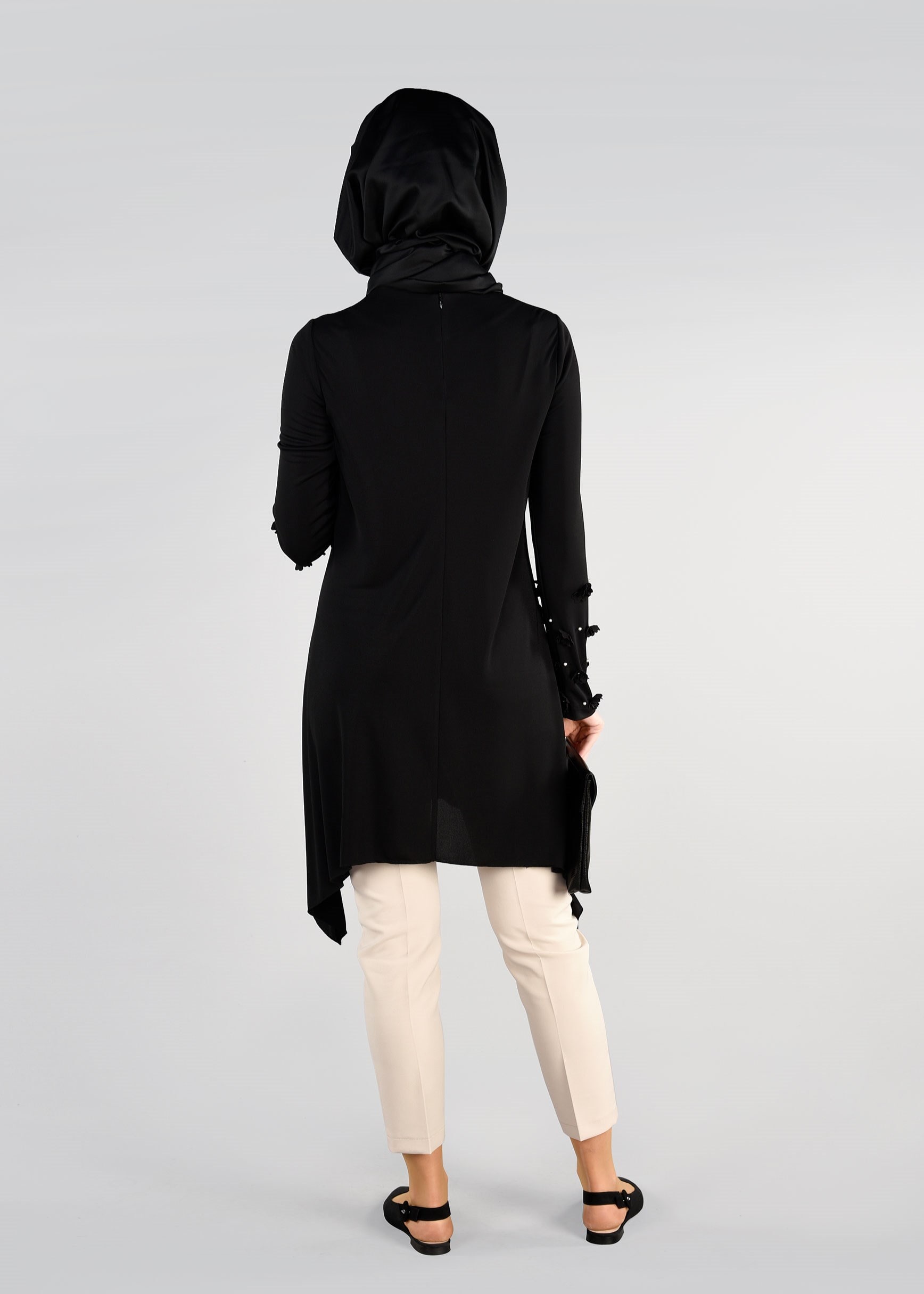 Tesettür giyim SİYAH ASİMETRİK KESİM ÜÇ BOYUT ÇİÇEKLİ 2&prime;Lİ PANTOLONLU TAKIM 3411