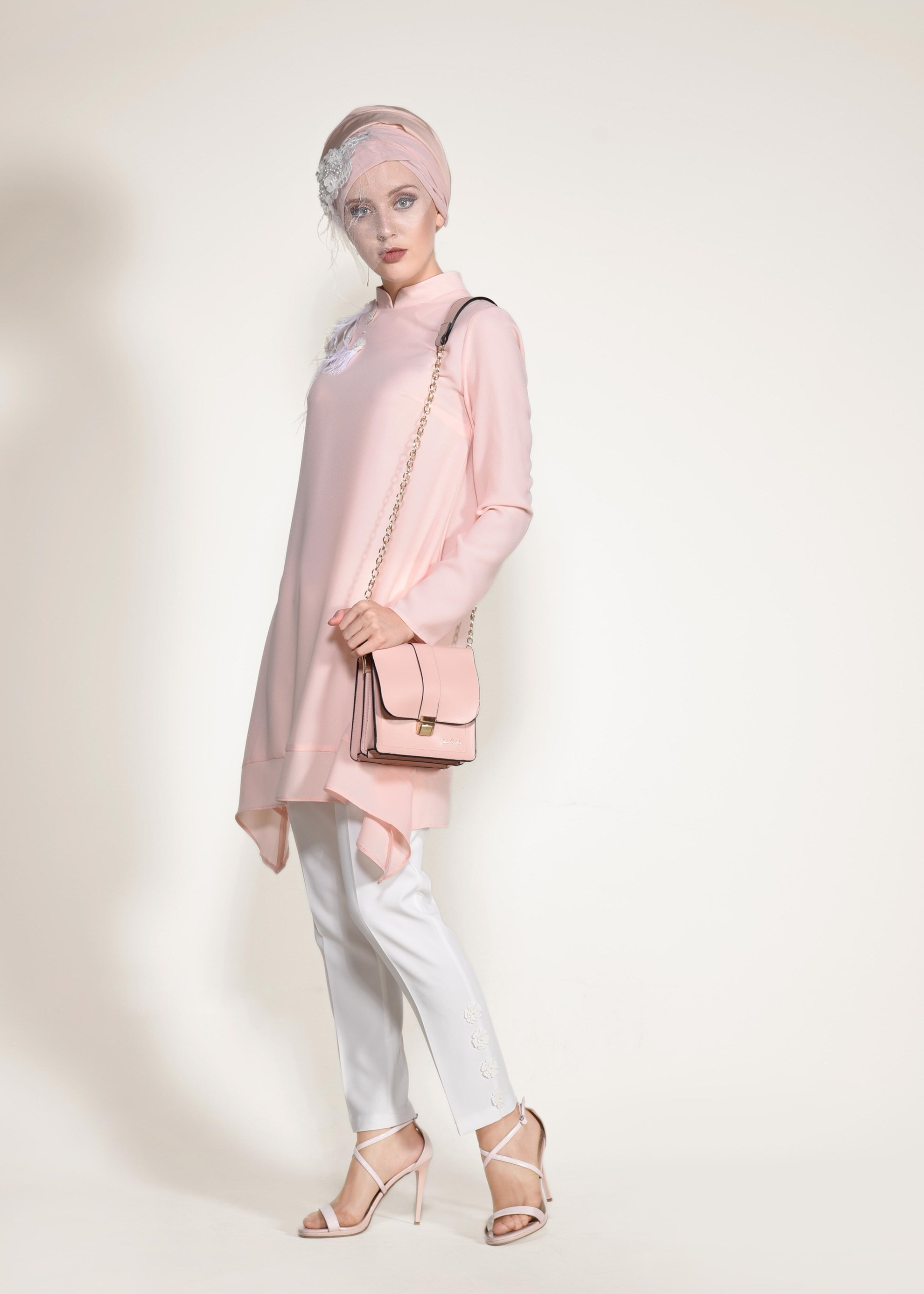 Tesettür giyim PUDRA ÜÇ BOYUTLU ÇİÇEK DETAYLI 2&prime;Lİ PANTOLONLU TAKIM 3415P