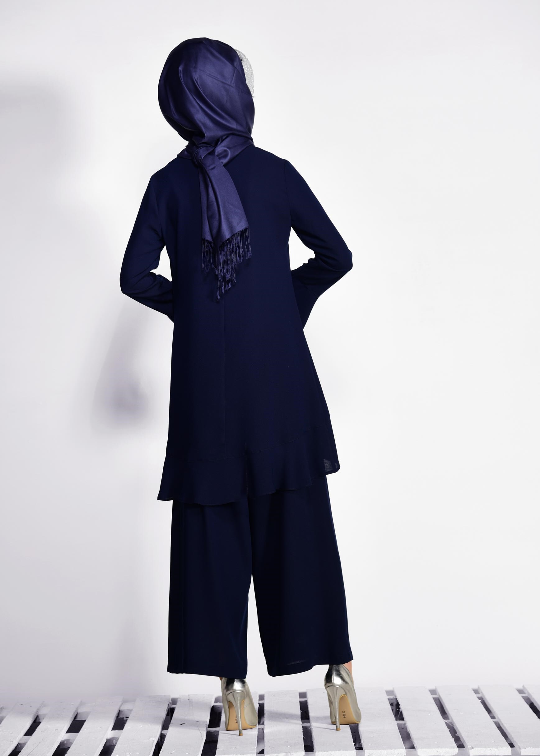 Tesettür giyim LACİVERT GENİŞ KOLLU BONCUK DETAYLI 2&prime;Lİ PANTOLONLU TAKIM 3418