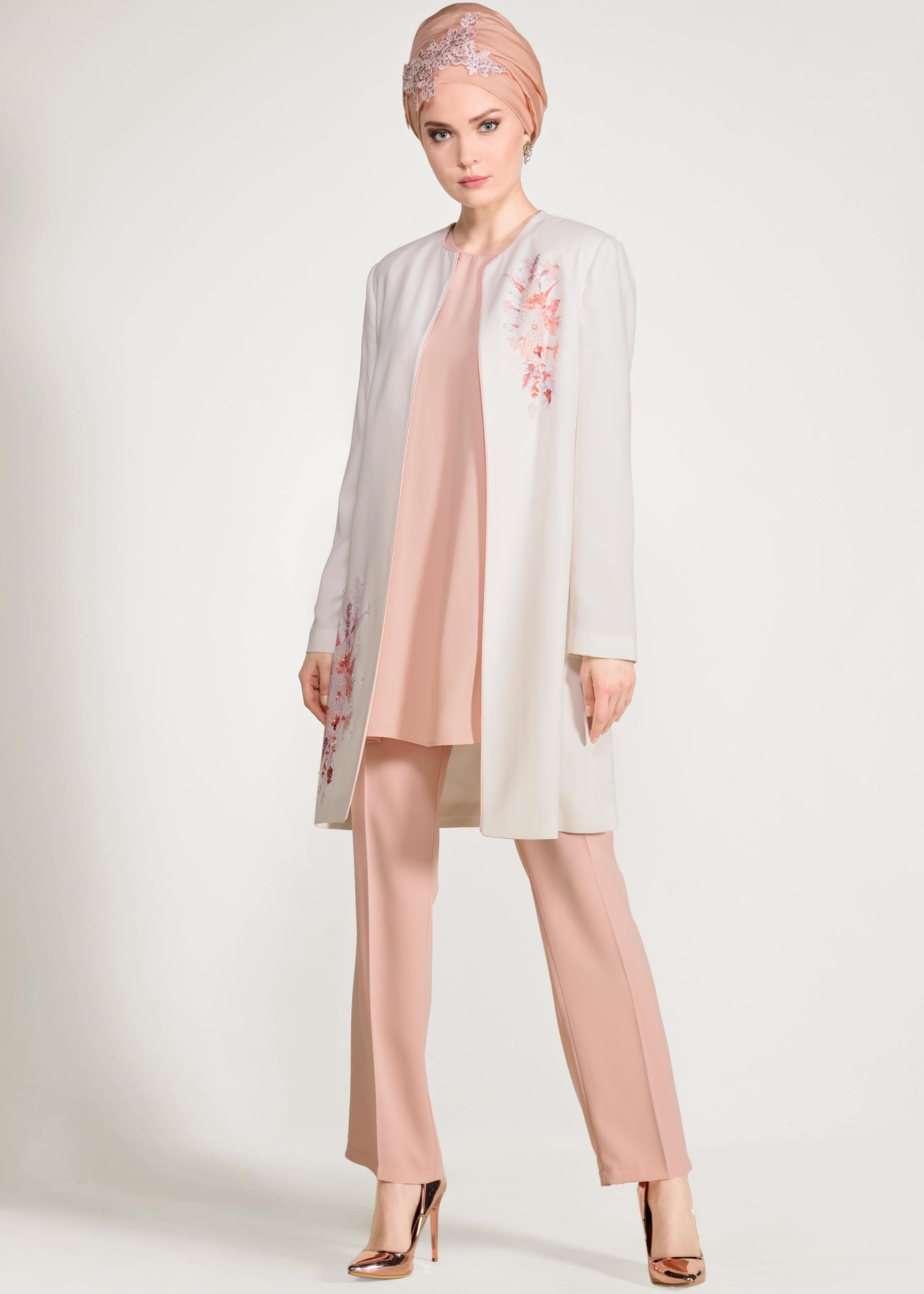 Tesettür giyim PUDRA ÇİÇEK BASKILI 3&prime;LÜ PANTOLONLU TAKIM 3445P