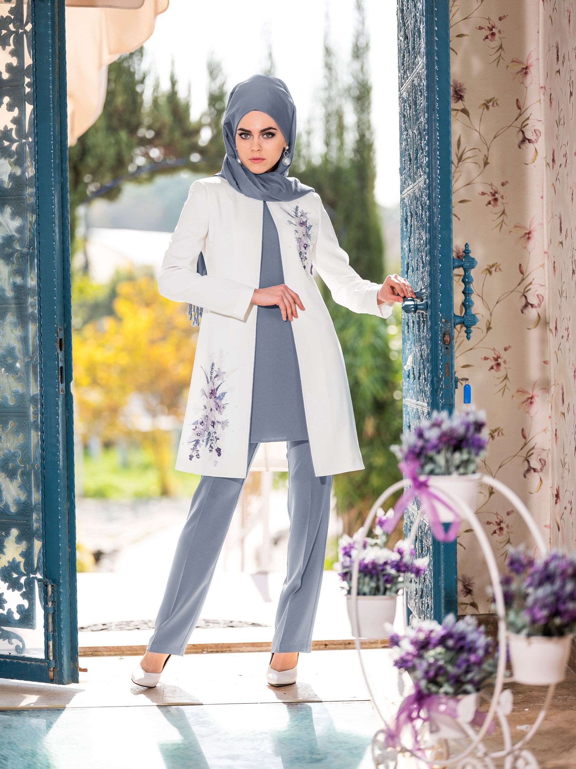 Tesettür giyim MAVİ ÇİÇEK BASKILI 3&prime;LÜ PANTOLONLU TAKIM 3445P