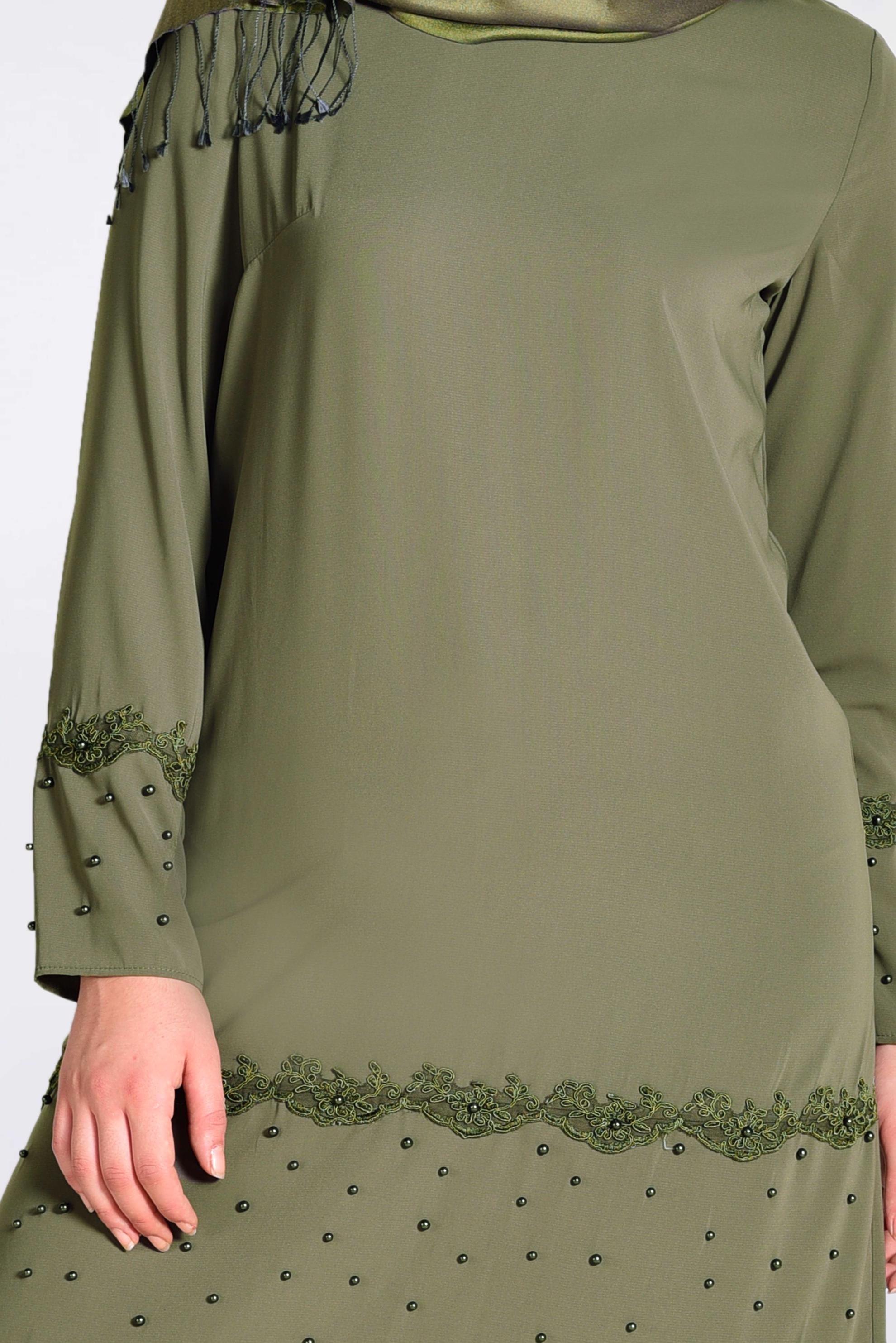 Tesettür giyim HAKİ NAKIŞ VE İNCİ DETAYLI 2&prime;Lİ PANTOLONLU TAKIM 3472P