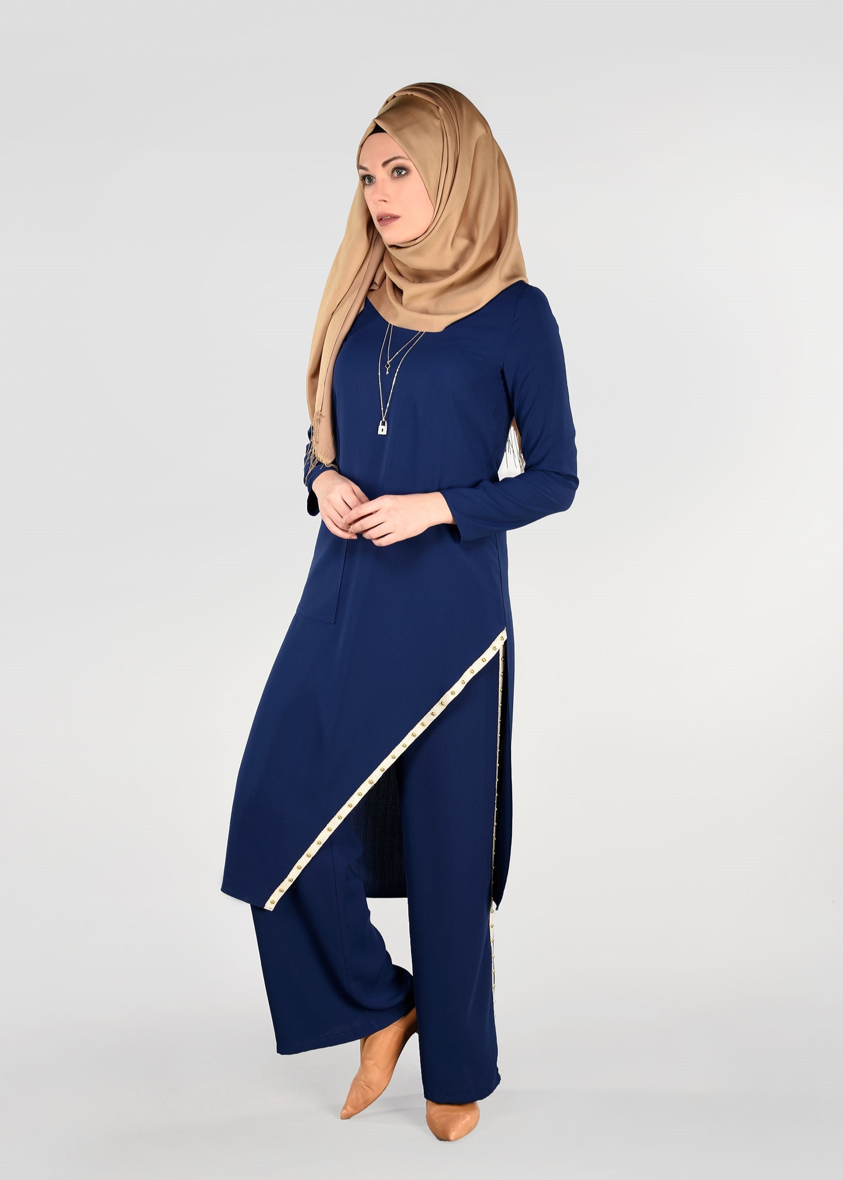 Tesettür giyim LACİVERT ASİMETRİK KESİM İNCİ DETAYLI 2&prime;Lİ PANTOLONLU TAKIM 4007