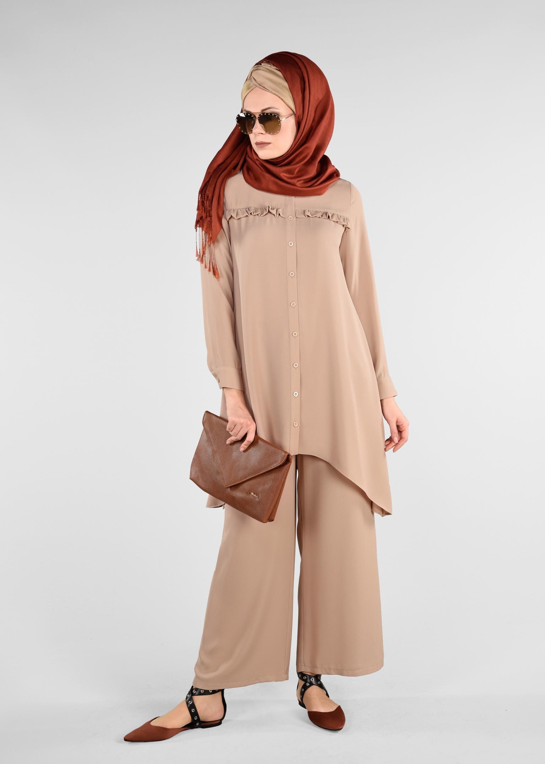 Tesettür giyim KAHVE SIRT KISMI FIRFIR VE BAĞCIK DETAYLI 2&prime;Lİ PANTOLONLU TAKIM 4008