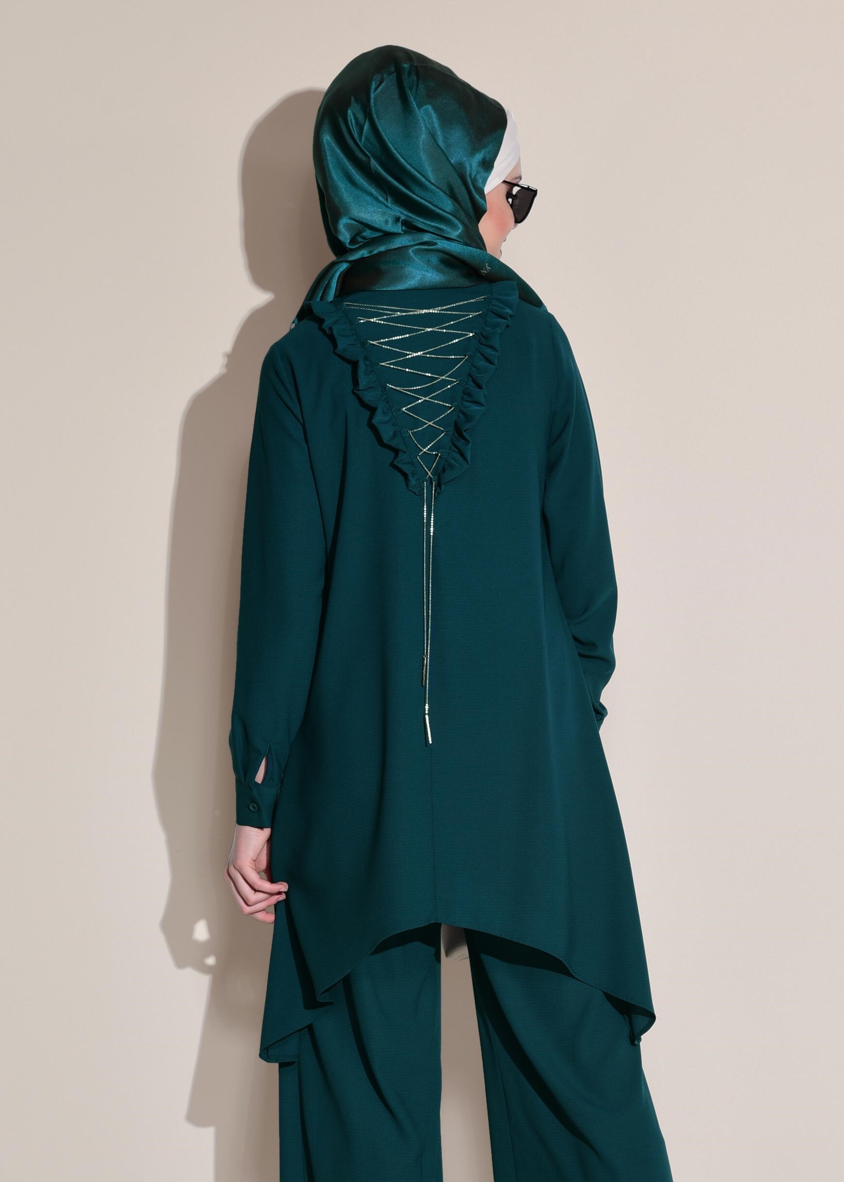 Tesettür giyim MAVİ SIRT KISMI FIRFIR VE BAĞCIK DETAYLI 2&prime;Lİ PANTOLONLU TAKIM 4008