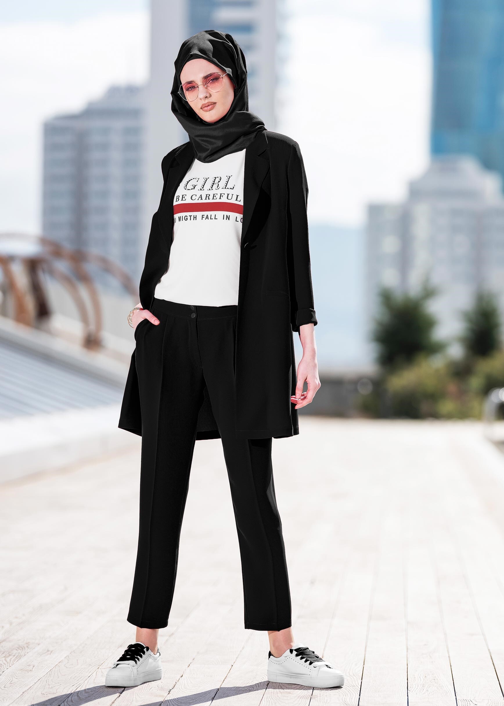 Tesettür giyim SİYAH KRUVAZE YAKA KLASİK 3&prime;LÜ PANTOLONLU TAKIM 4160