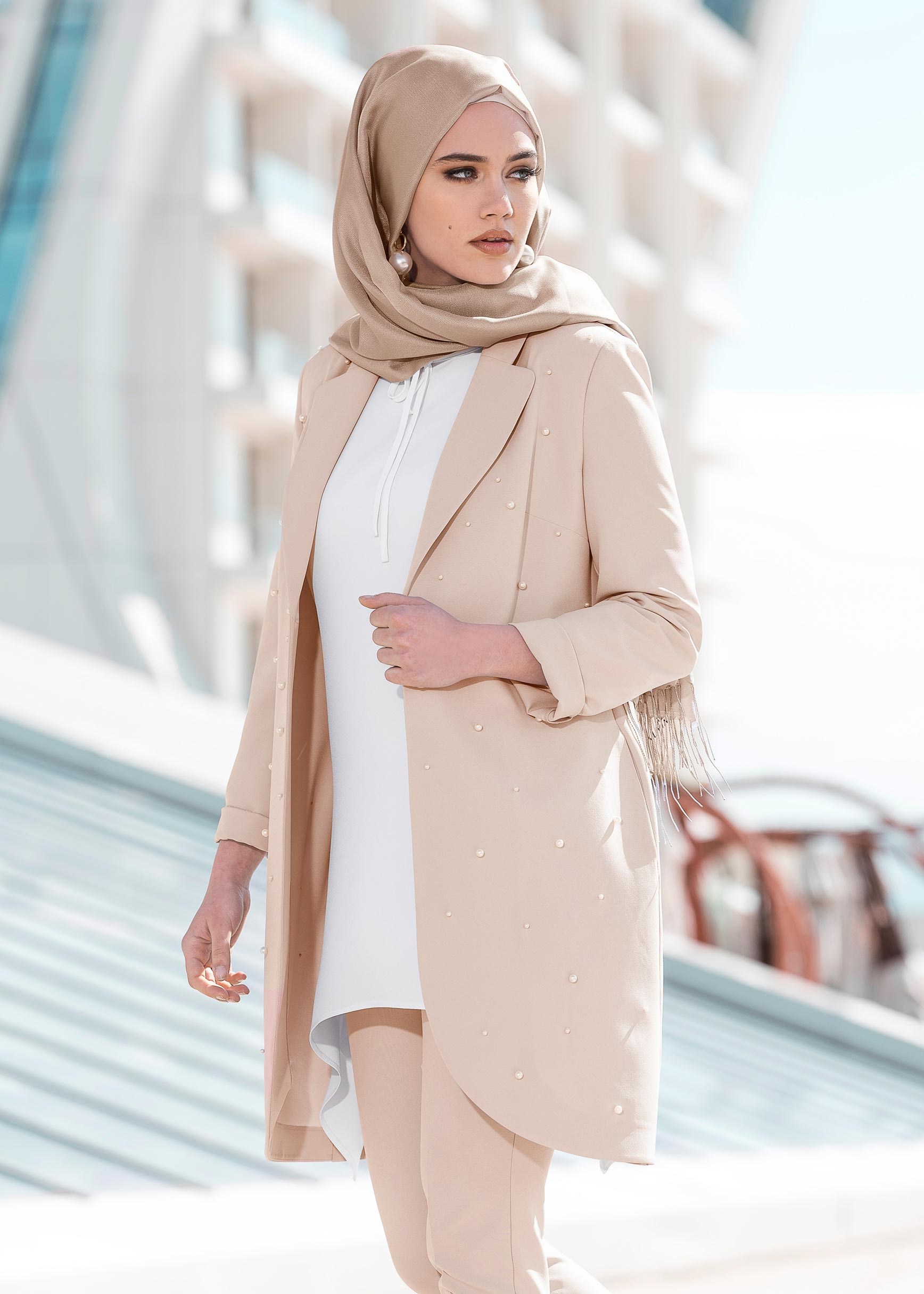 Tesettür giyim BEJ İNCİ İŞLEMELİ KLASİK 2&prime;Lİ PANTOLONLU TAKIM 4161