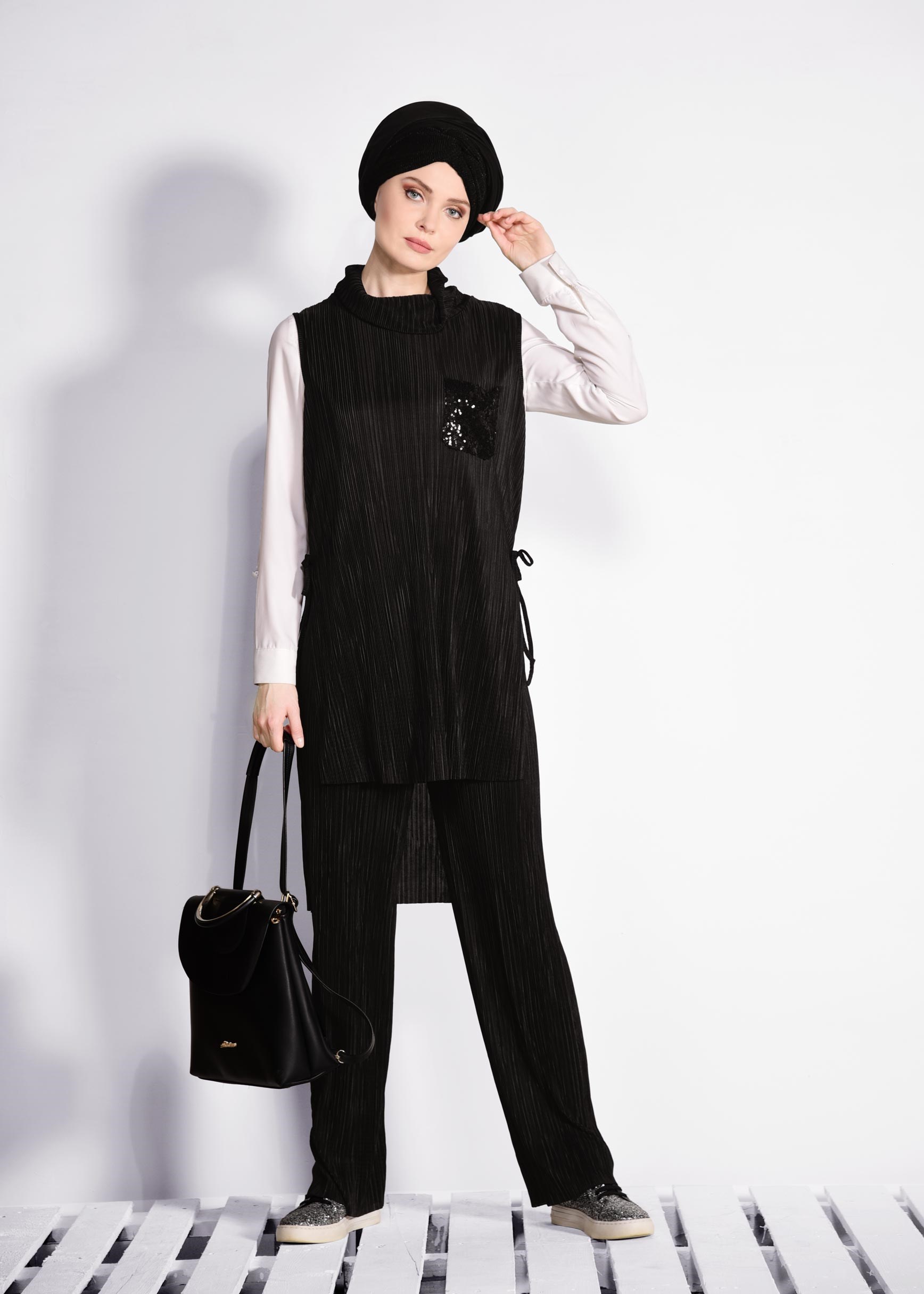 Tesettür giyim SİYAH PİLİSELİ PULLU 2&prime;Lİ PANT.TAKIM 4250