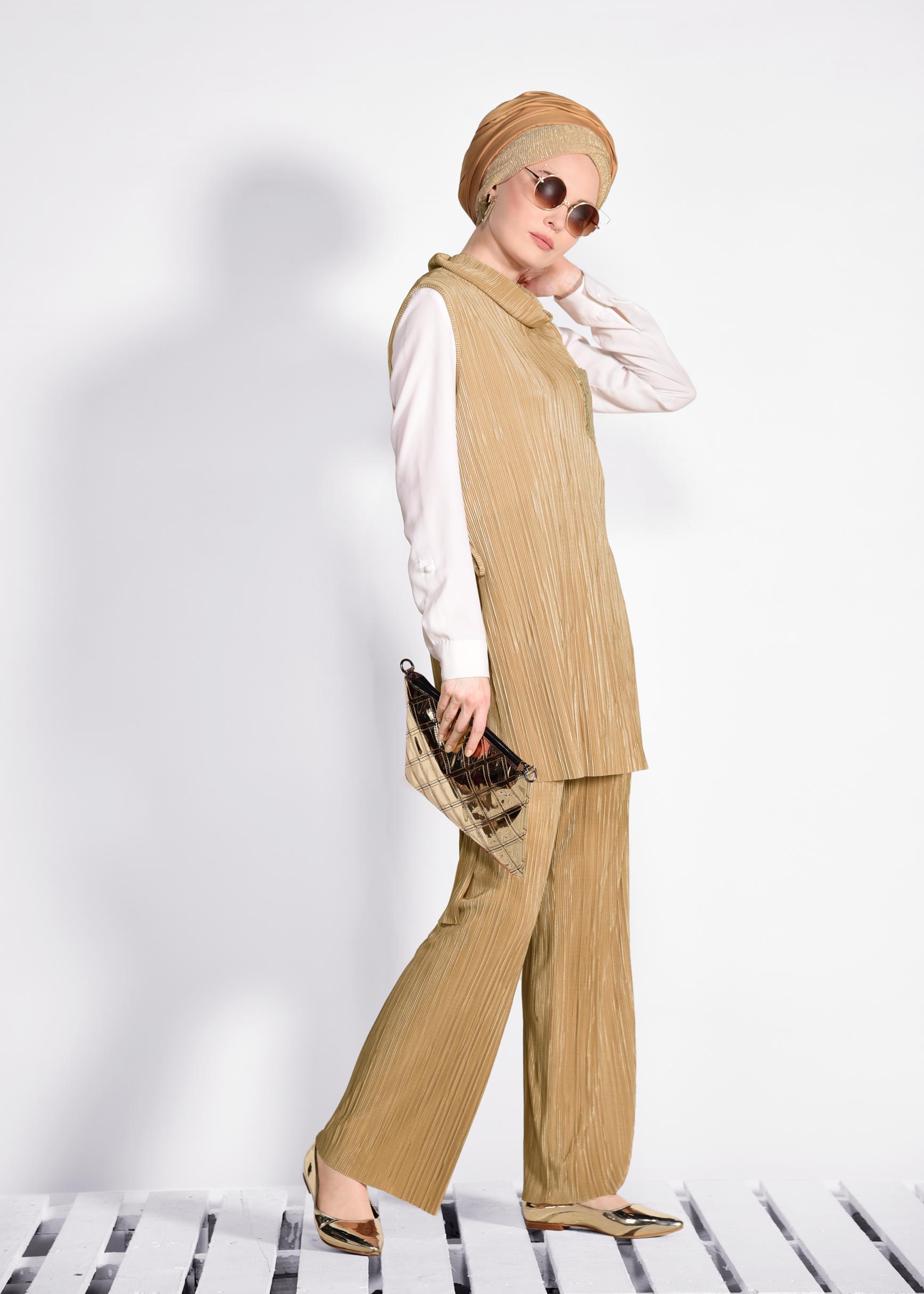 Tesettür giyim ALTIN PİLİSELİ PULLU 2&prime;Lİ PANT.TAKIM 4250