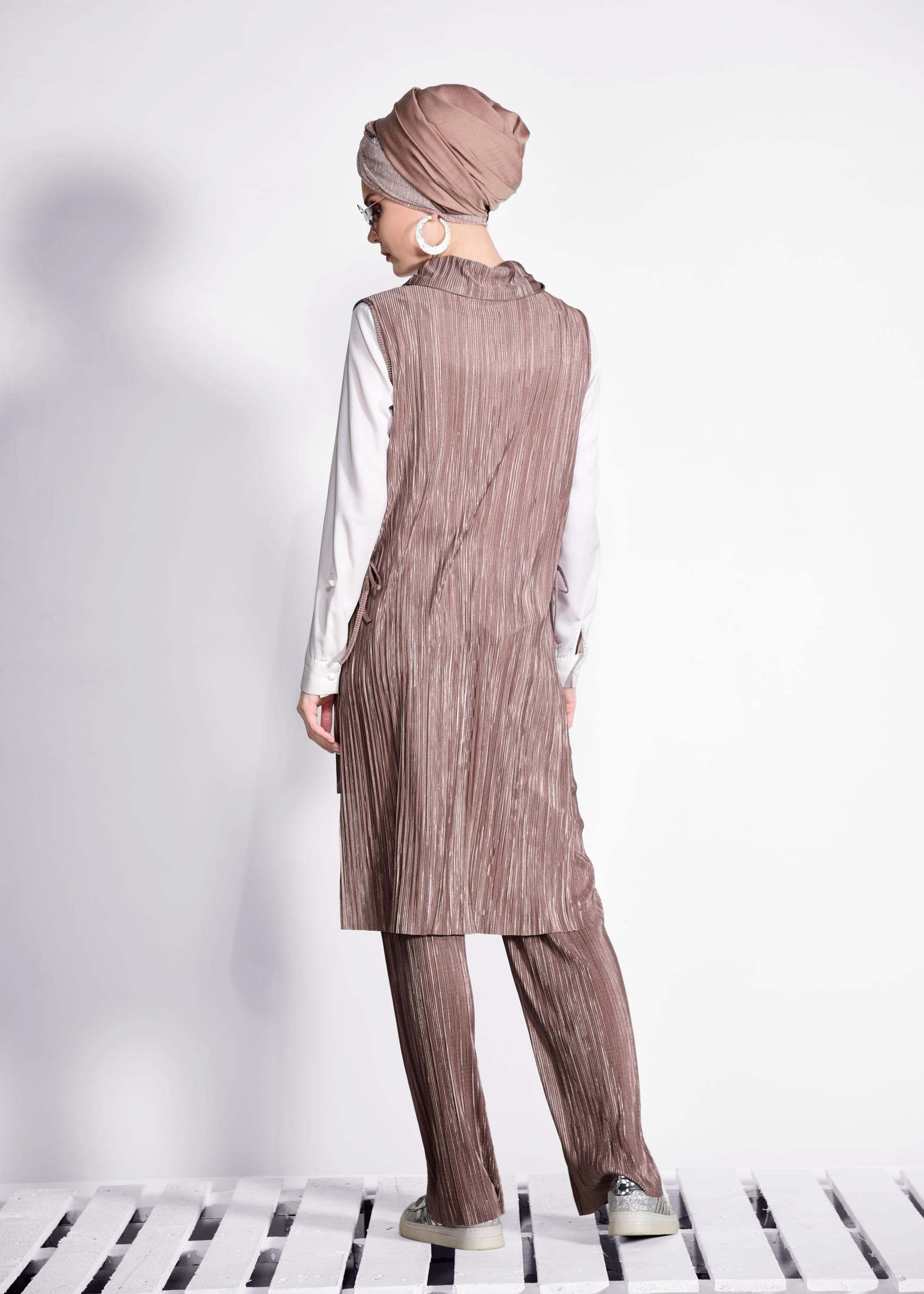 Tesettür giyim VİZON PİLİSELİ PULLU 2&prime;Lİ PANT.TAKIM 4250