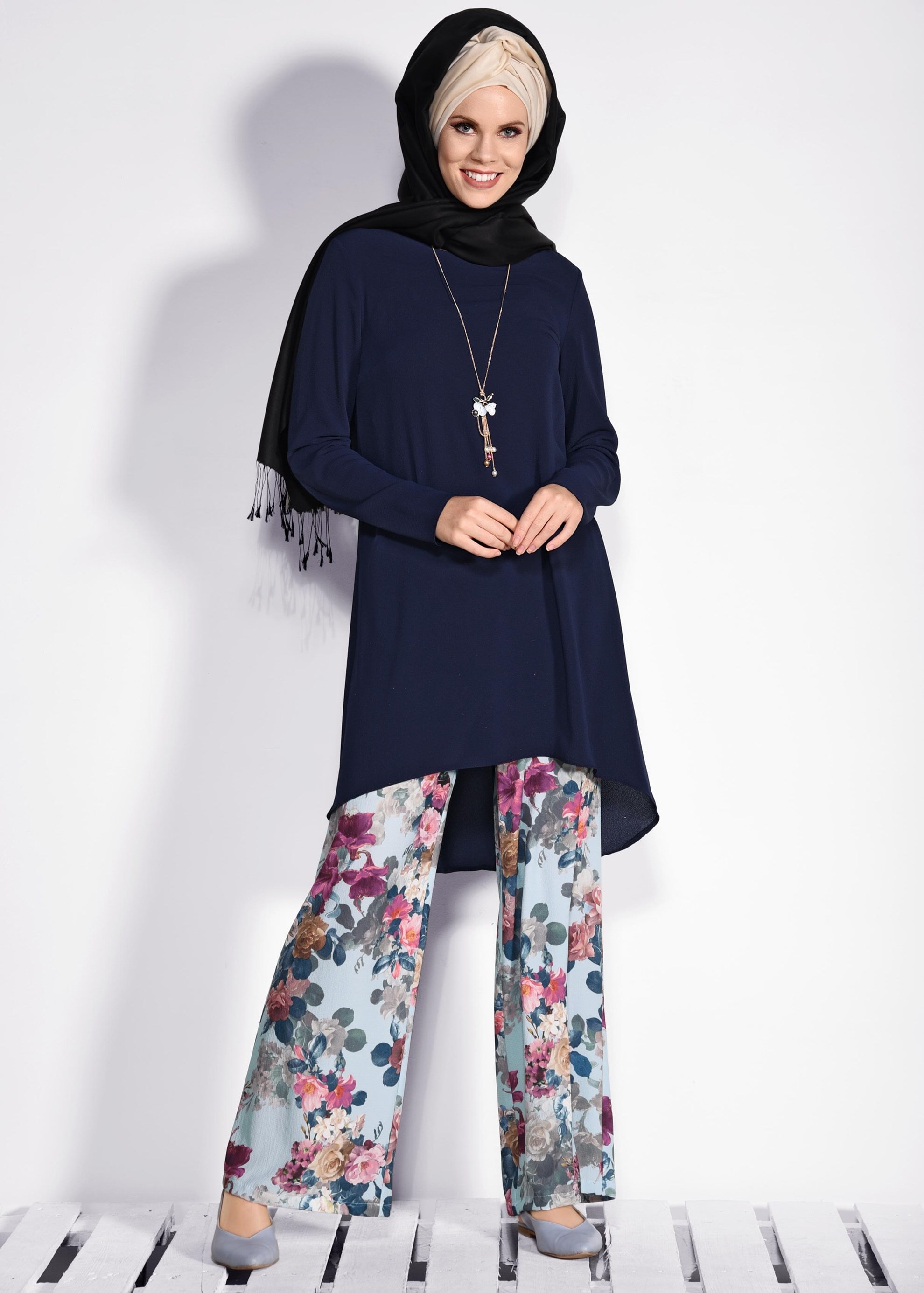 Tesettür giyim MAVİ ÇİÇEK DESENLİ 2&prime;Lİ PANT.TAKIM 4372