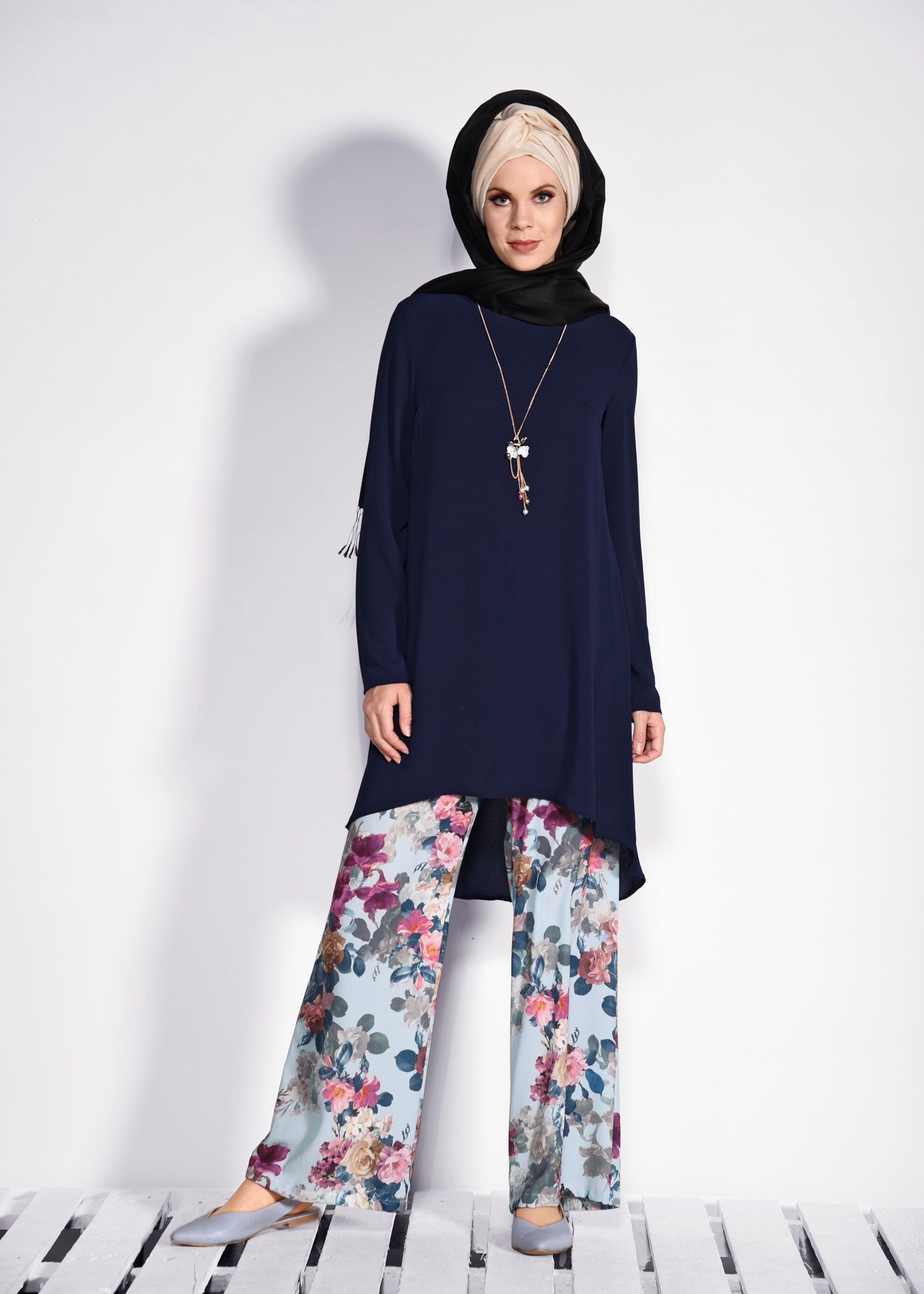 Tesettür giyim MAVİ ÇİÇEK DESENLİ 2&prime;Lİ PANT.TAKIM 4372