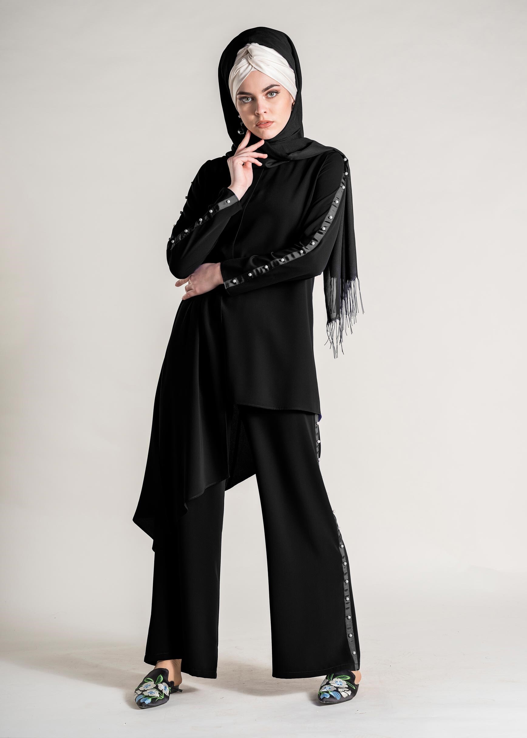 Tesettür giyim SİYAH KOLLARI İNCİ İŞLEMELİ 2&prime;Lİ PANTOLONLU TAKIM 4958