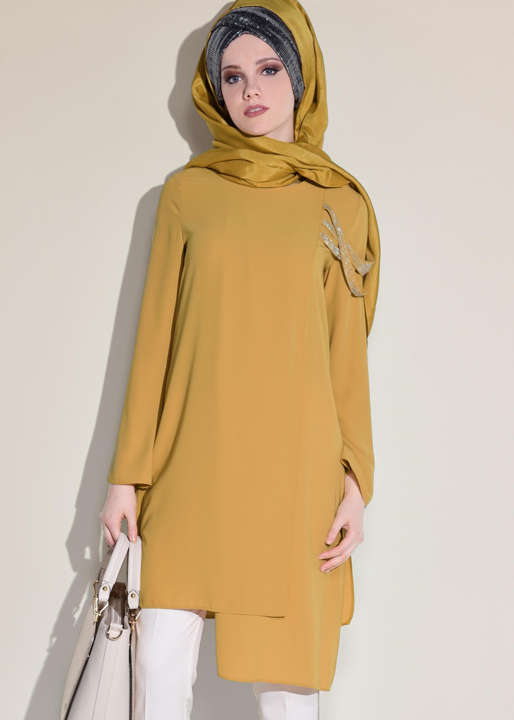 Tesettür giyim SARI OMUZ KISMI TAŞ İŞLEME DETAYLI TUNİK 4036