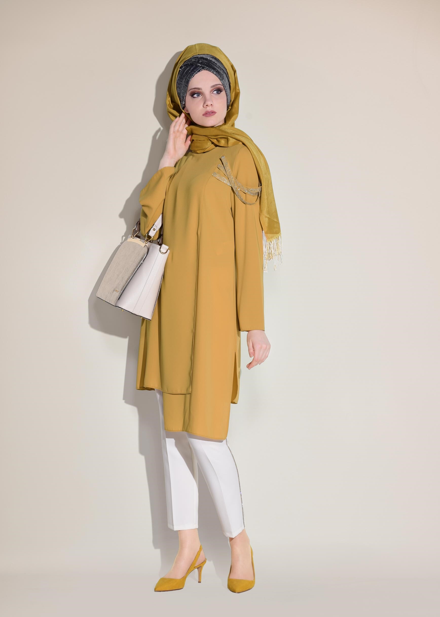 Tesettür giyim SARI OMUZ KISMI TAŞ İŞLEME DETAYLI TUNİK 4036