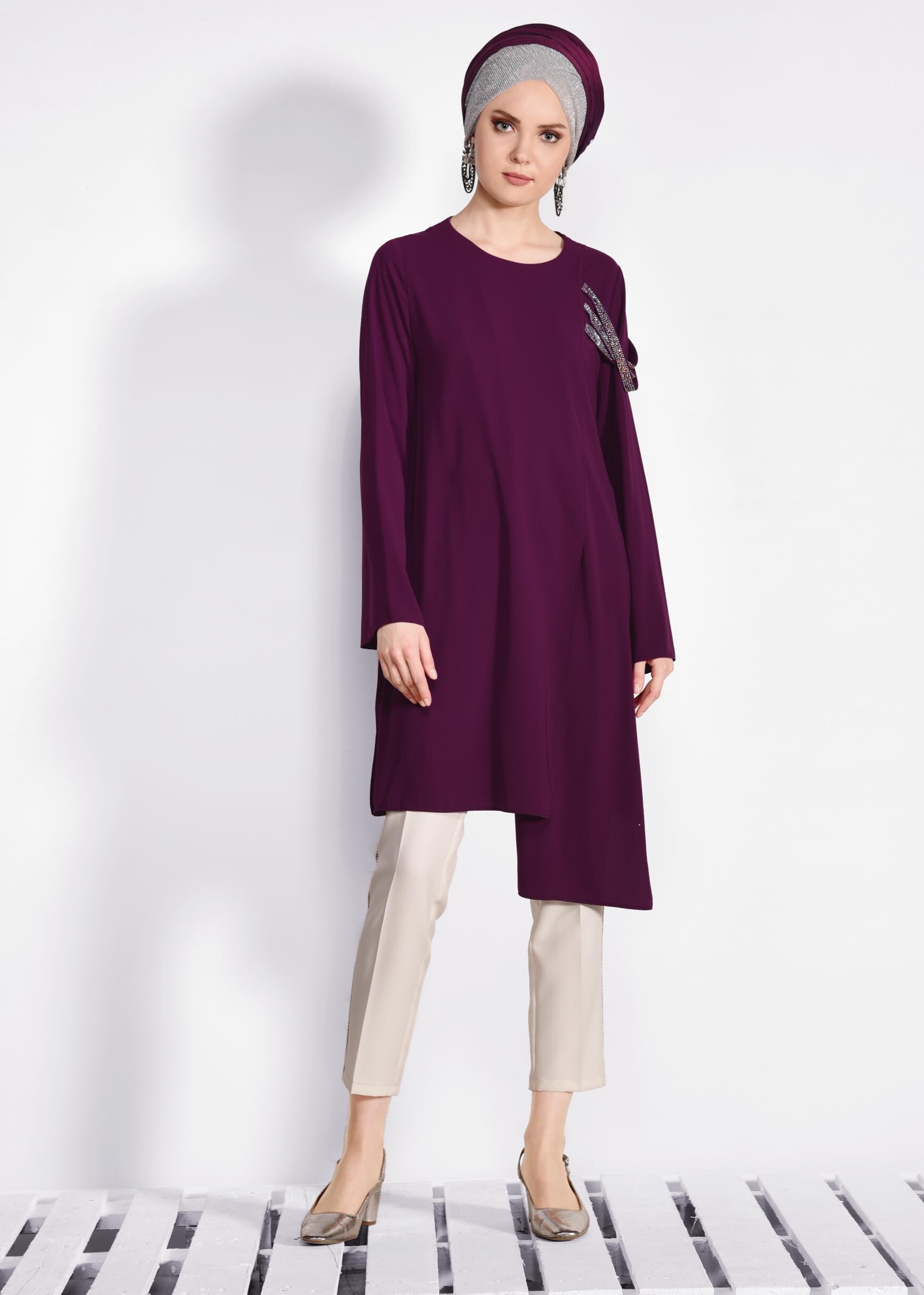 Tesettür giyim MOR OMUZ KISMI TAŞ İŞLEME DETAYLI TUNİK 4036