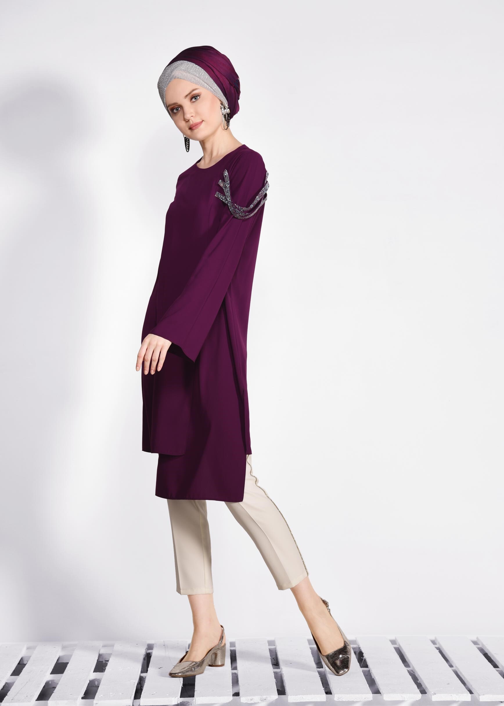 Tesettür giyim MOR OMUZ KISMI TAŞ İŞLEME DETAYLI TUNİK 4036
