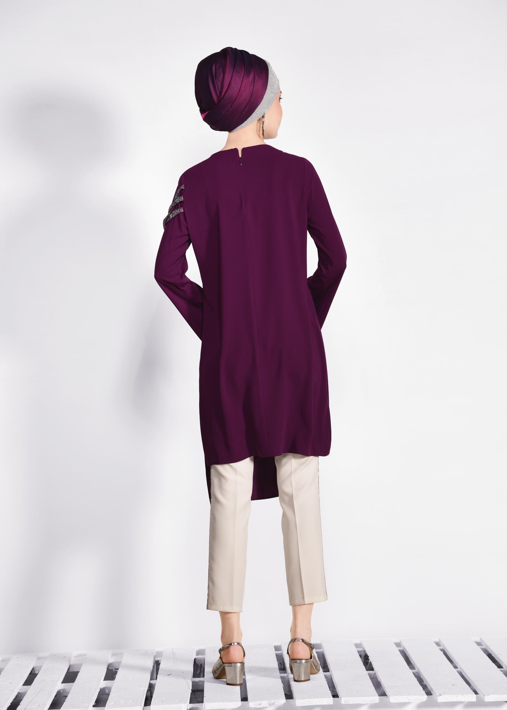 Tesettür giyim MOR OMUZ KISMI TAŞ İŞLEME DETAYLI TUNİK 4036