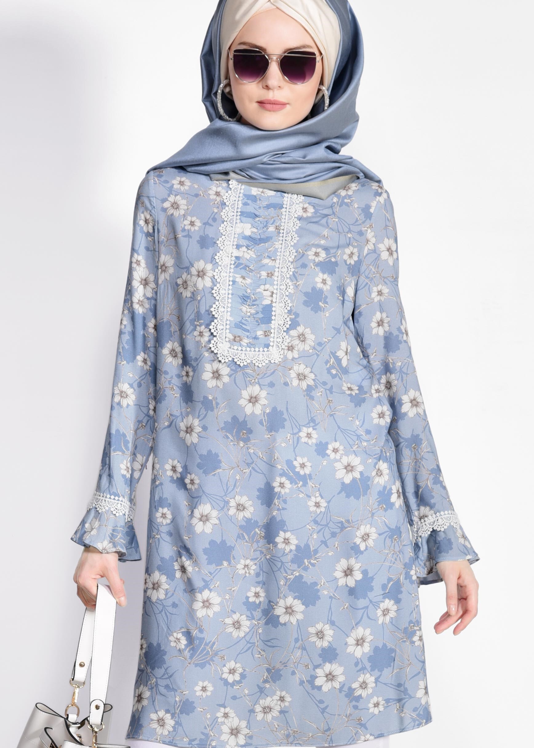 Tesettür giyim MAVİ ÇİÇEK DESENLİ TUNİK 4042
