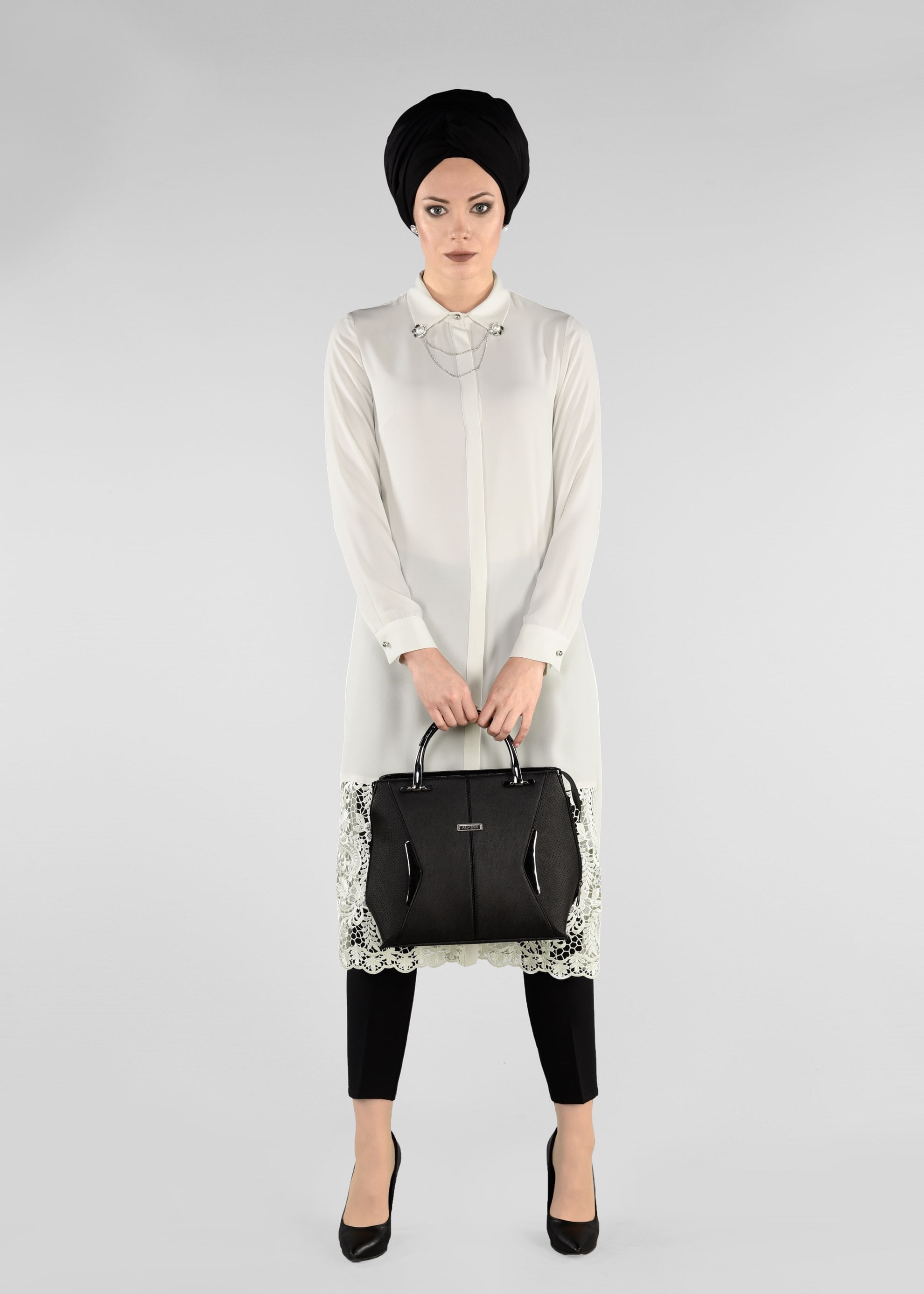 Tesettür giyim EKRU ETEK UCU DANTELLİ TUNİK 4044