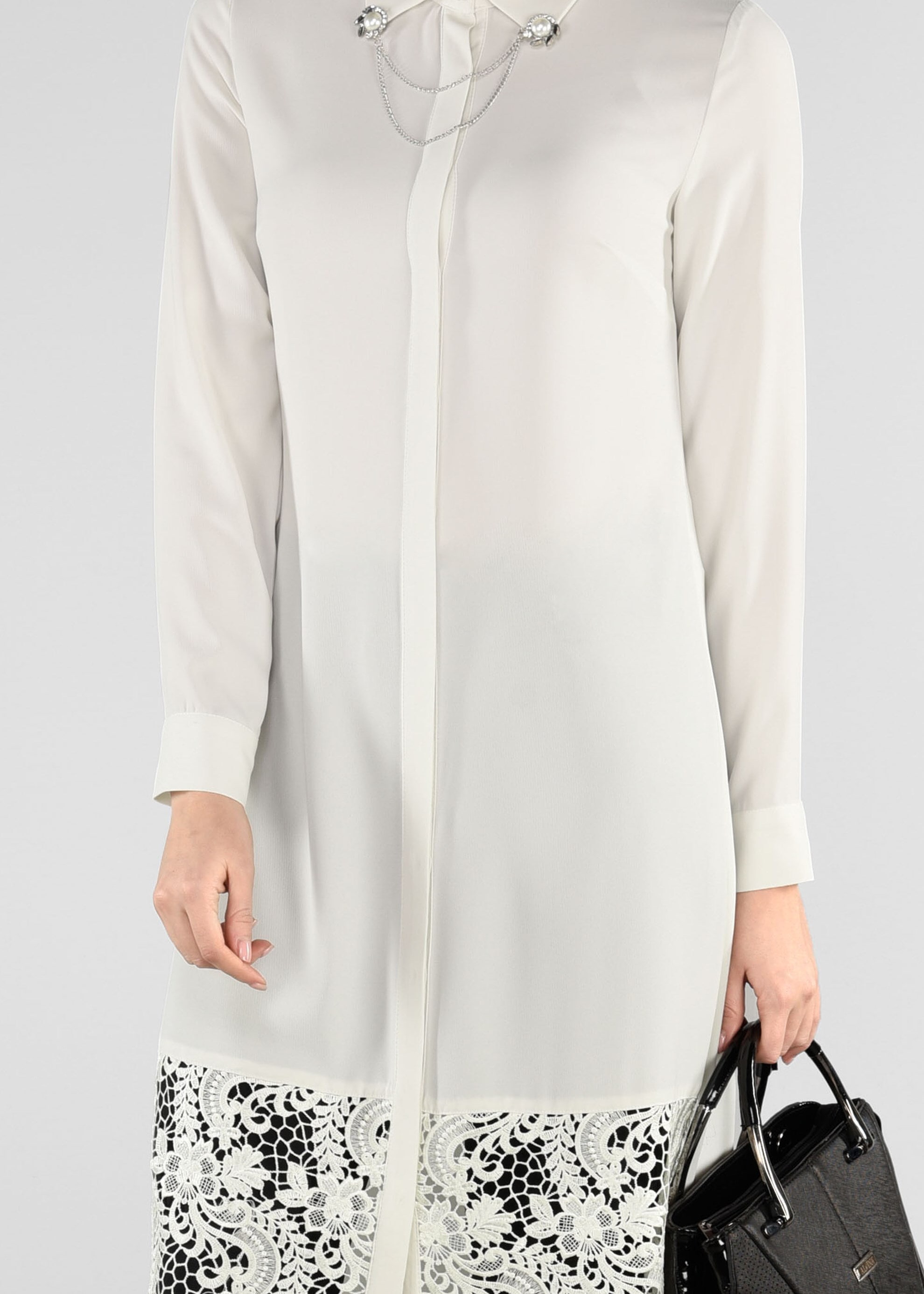 Tesettür giyim EKRU ETEK UCU DANTELLİ TUNİK 4044