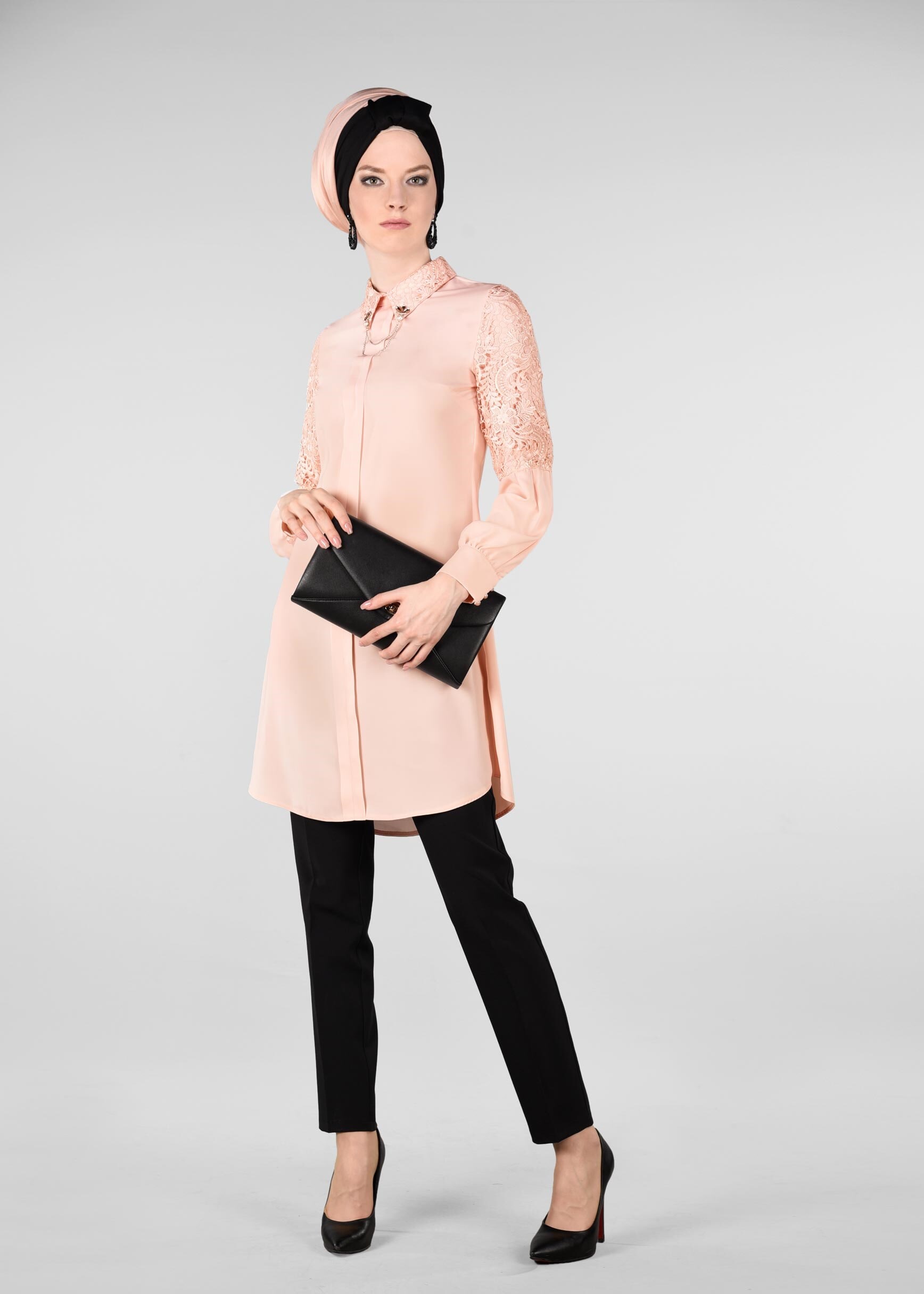 Tesettür giyim PUDRA DANTEL DETAYLI TUNİK 4045