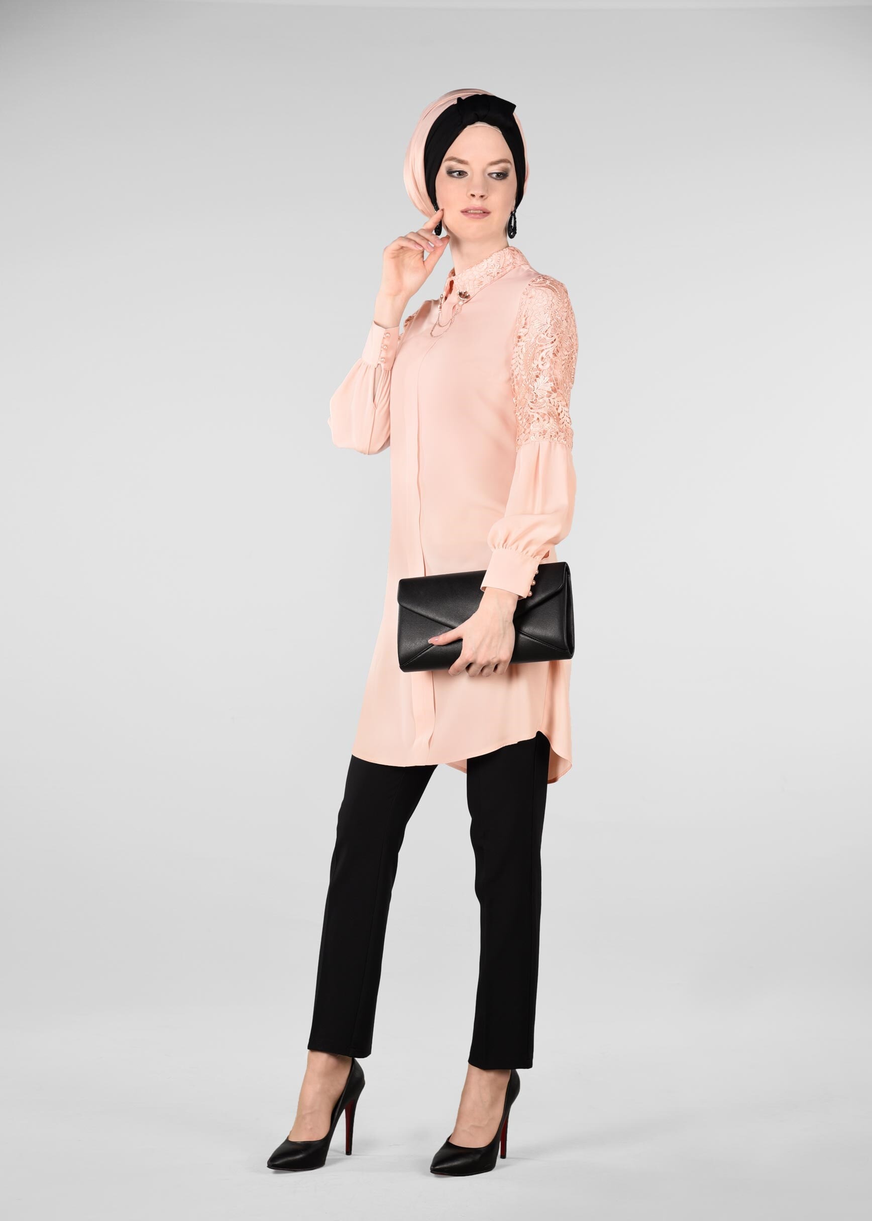 Tesettür giyim PUDRA DANTEL DETAYLI TUNİK 4045