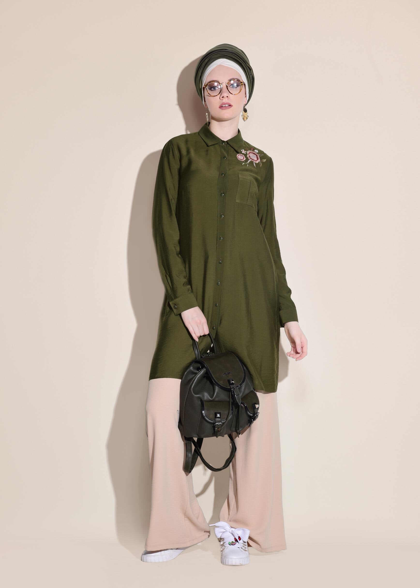 Tesettür giyim HAKİ NAKIŞ DETAYLI TUNİK 4064