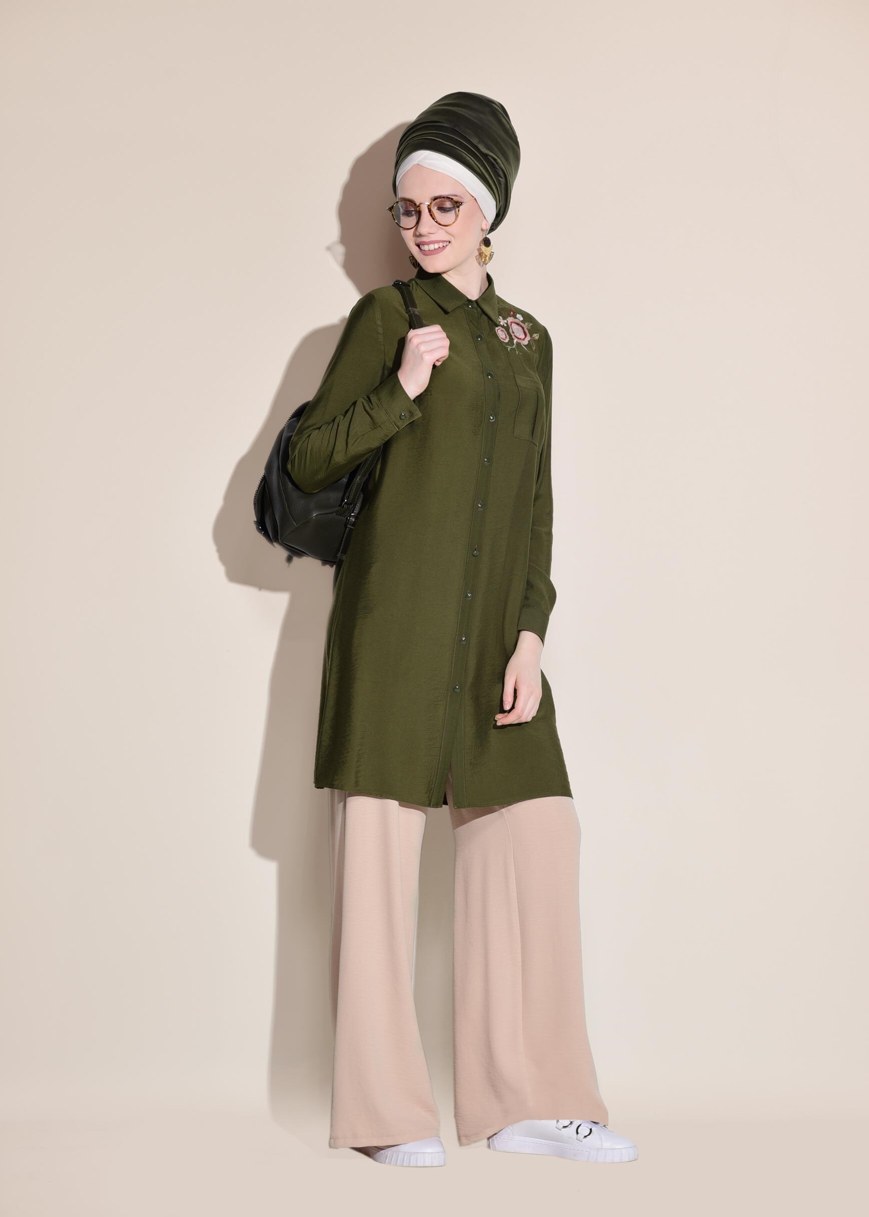 Tesettür giyim HAKİ NAKIŞ DETAYLI TUNİK 4064