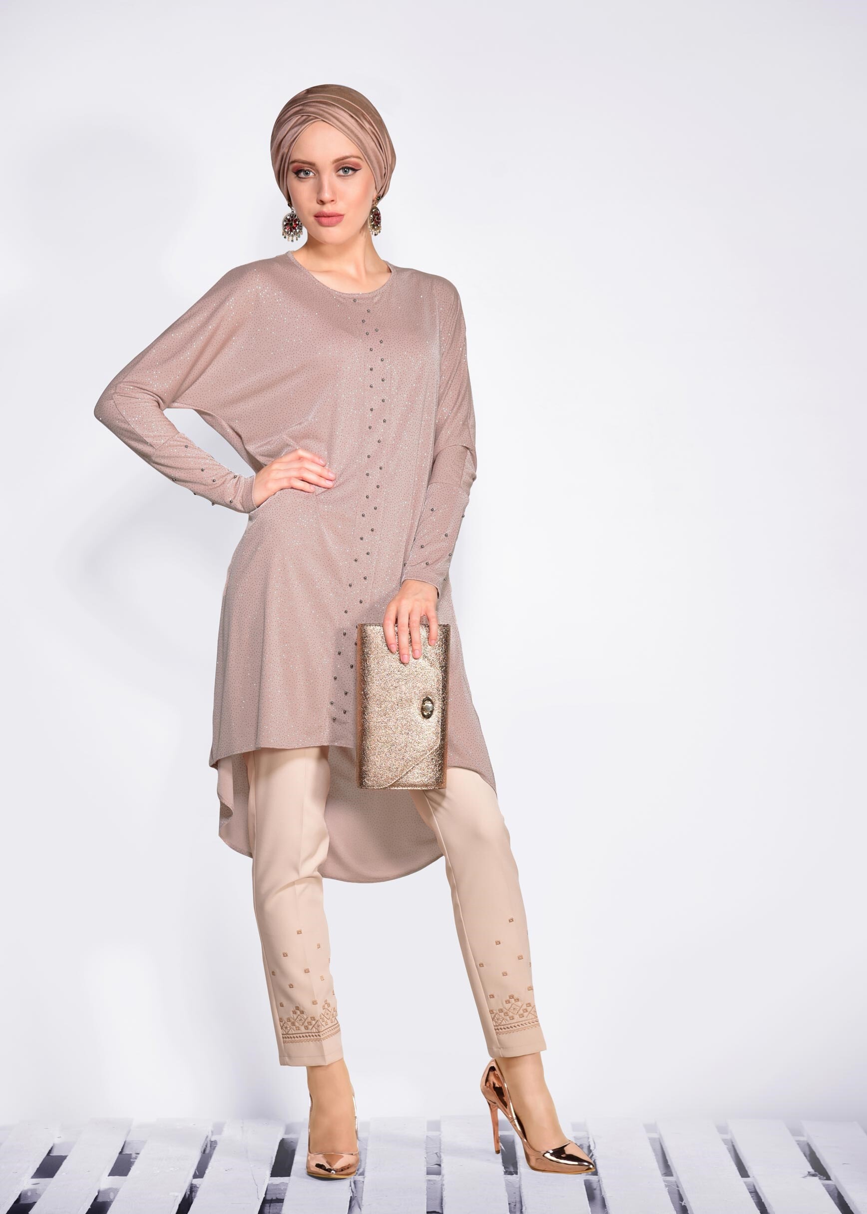 Tesettür giyim PUDRA BONCUKLU PARILTILI TUNİK 4078