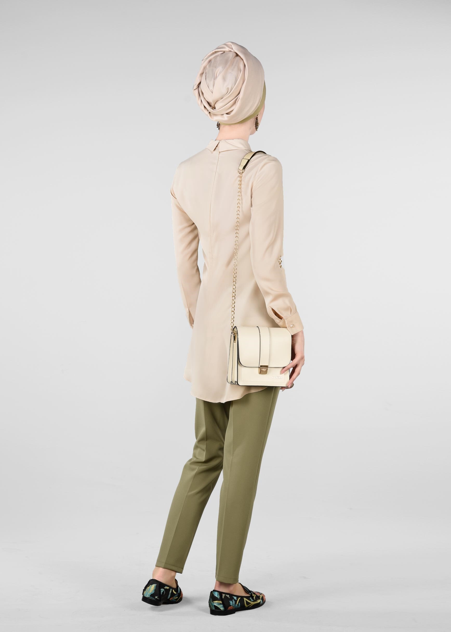 Tesettür giyim BEJ KLASİK KESİM TUNİK 4095