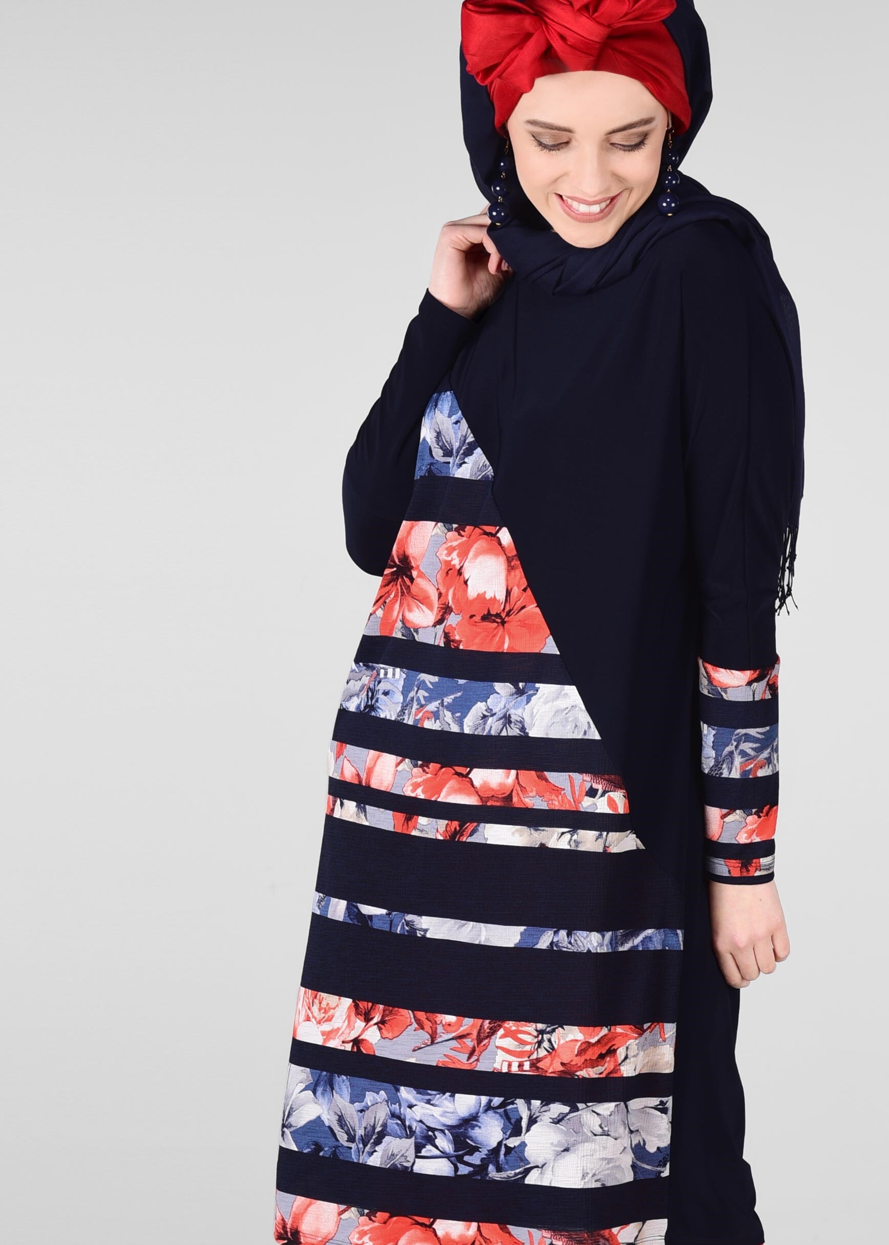Tesettür giyim LACİVERT RENKLİ ÇİÇEK ŞERİTLİ TUNİK 4110 
