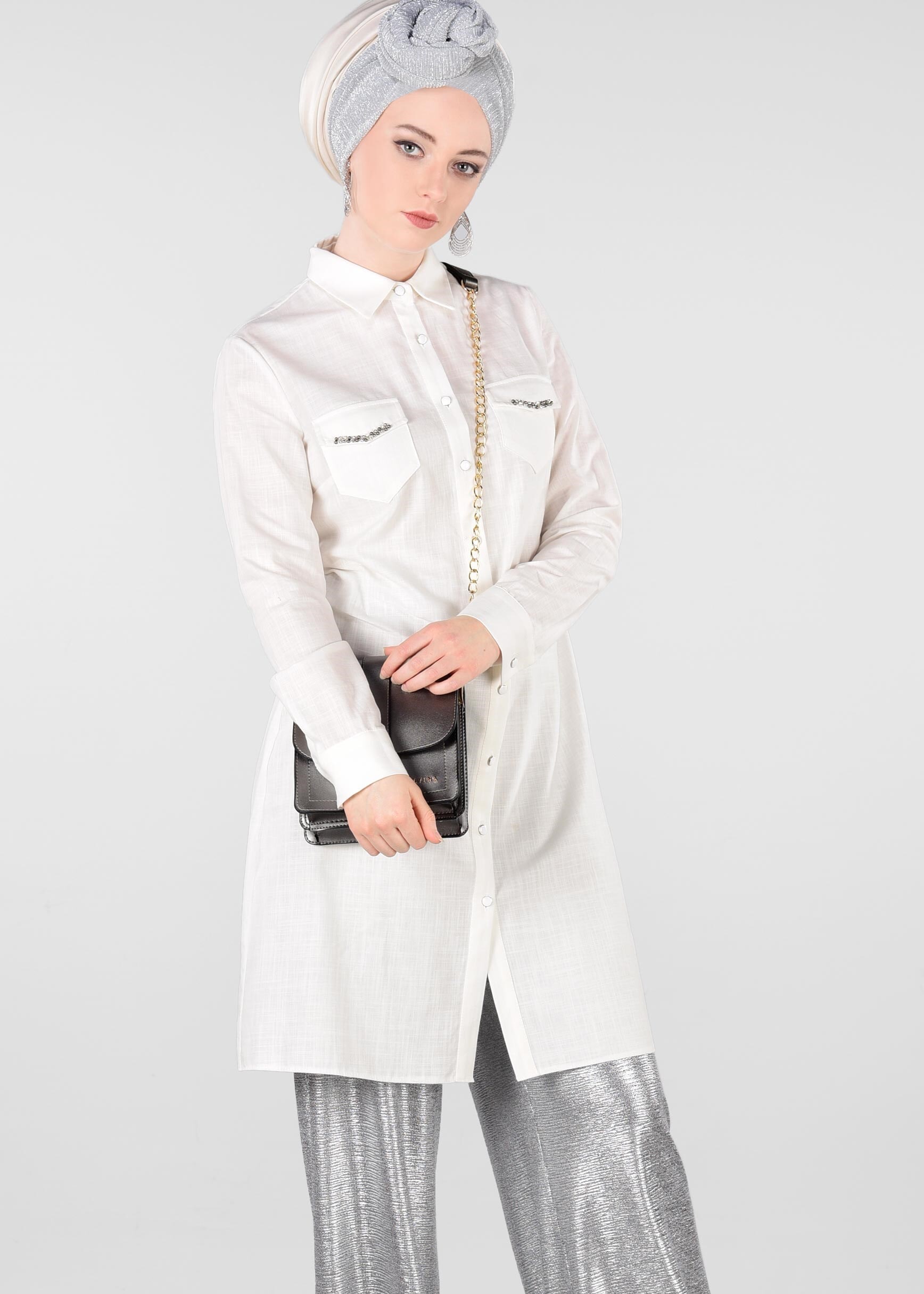 Tesettür giyim BEYAZ CEP DETAYI BONCUKLU TUNİK 4172