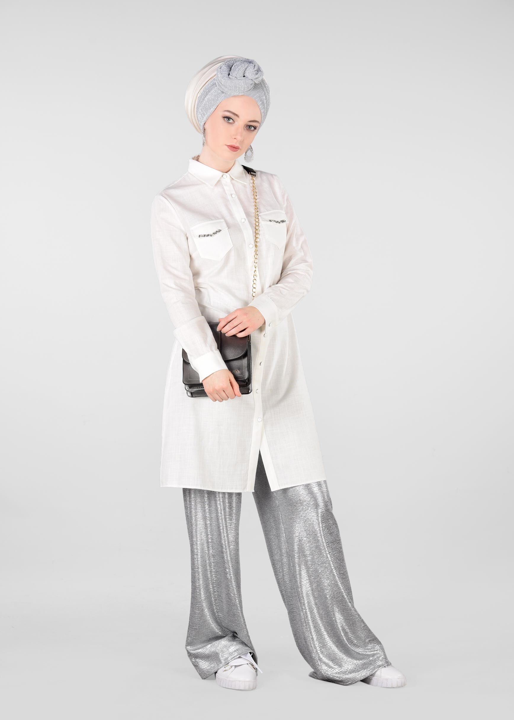 Tesettür giyim BEYAZ CEP DETAYI BONCUKLU TUNİK 4172