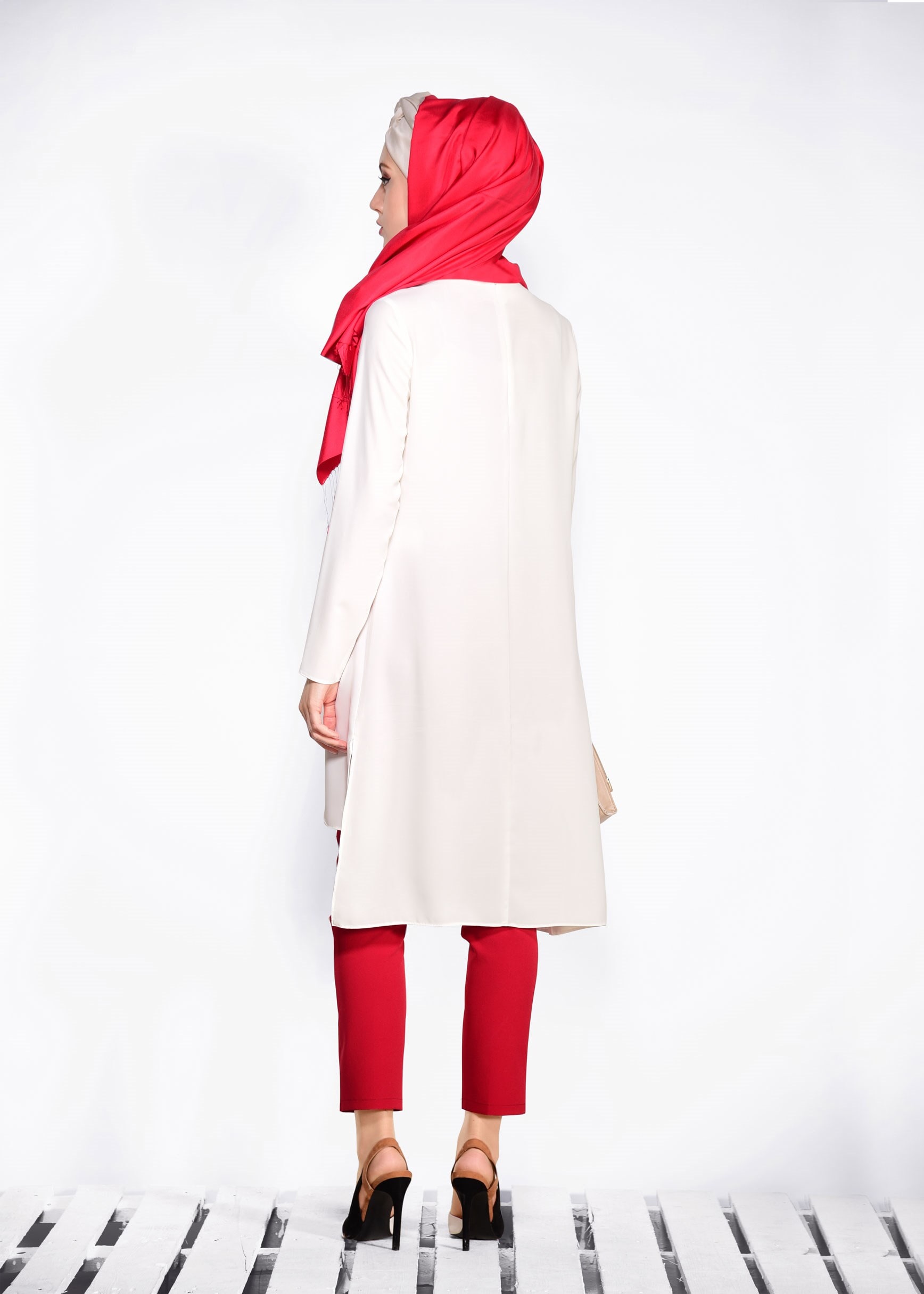 Tesettür giyim EKRU ASİMETRİK KESİM TUNİK 4238