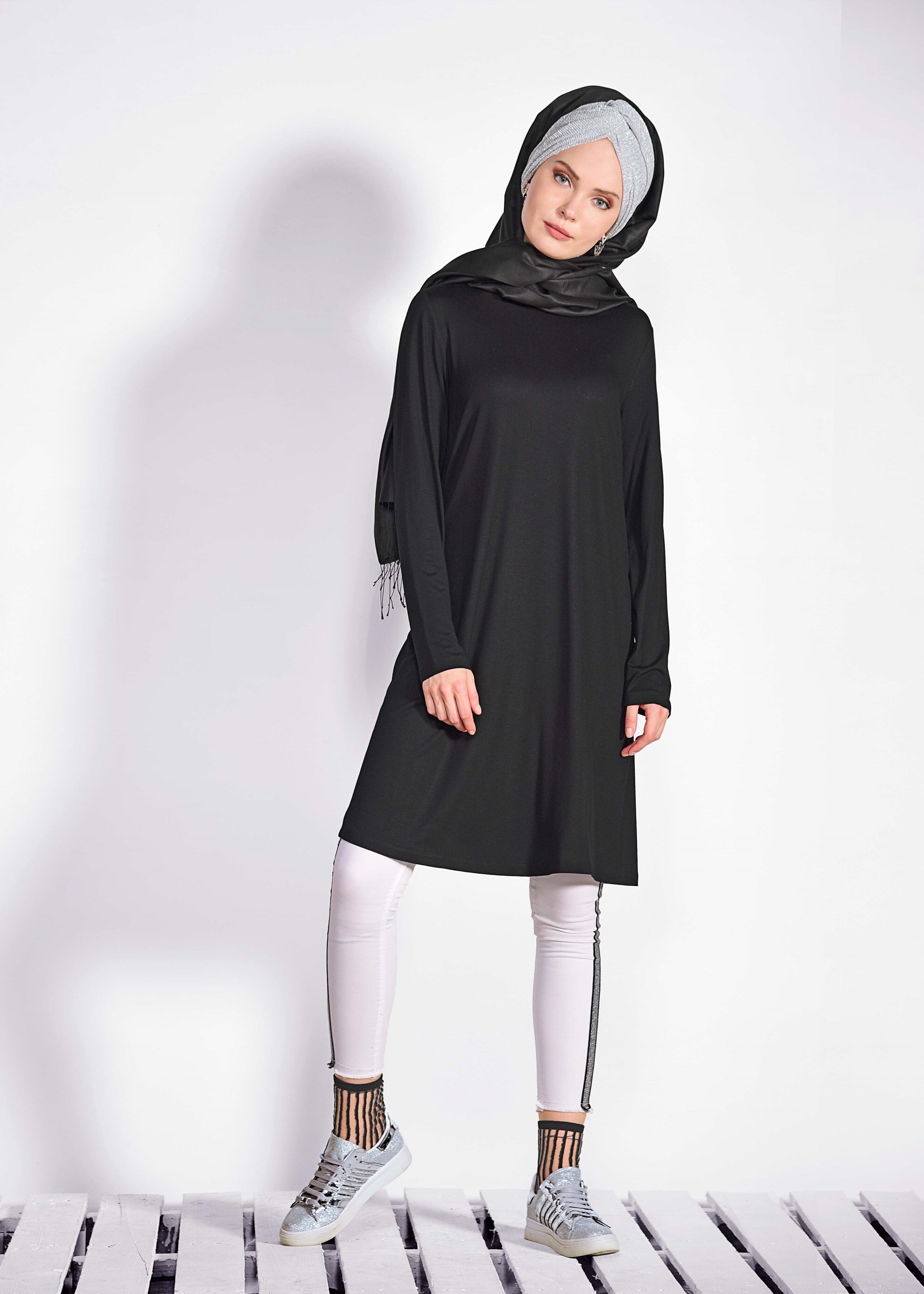 Tesettür giyim SİYAH ÖRME TUNİK 4243