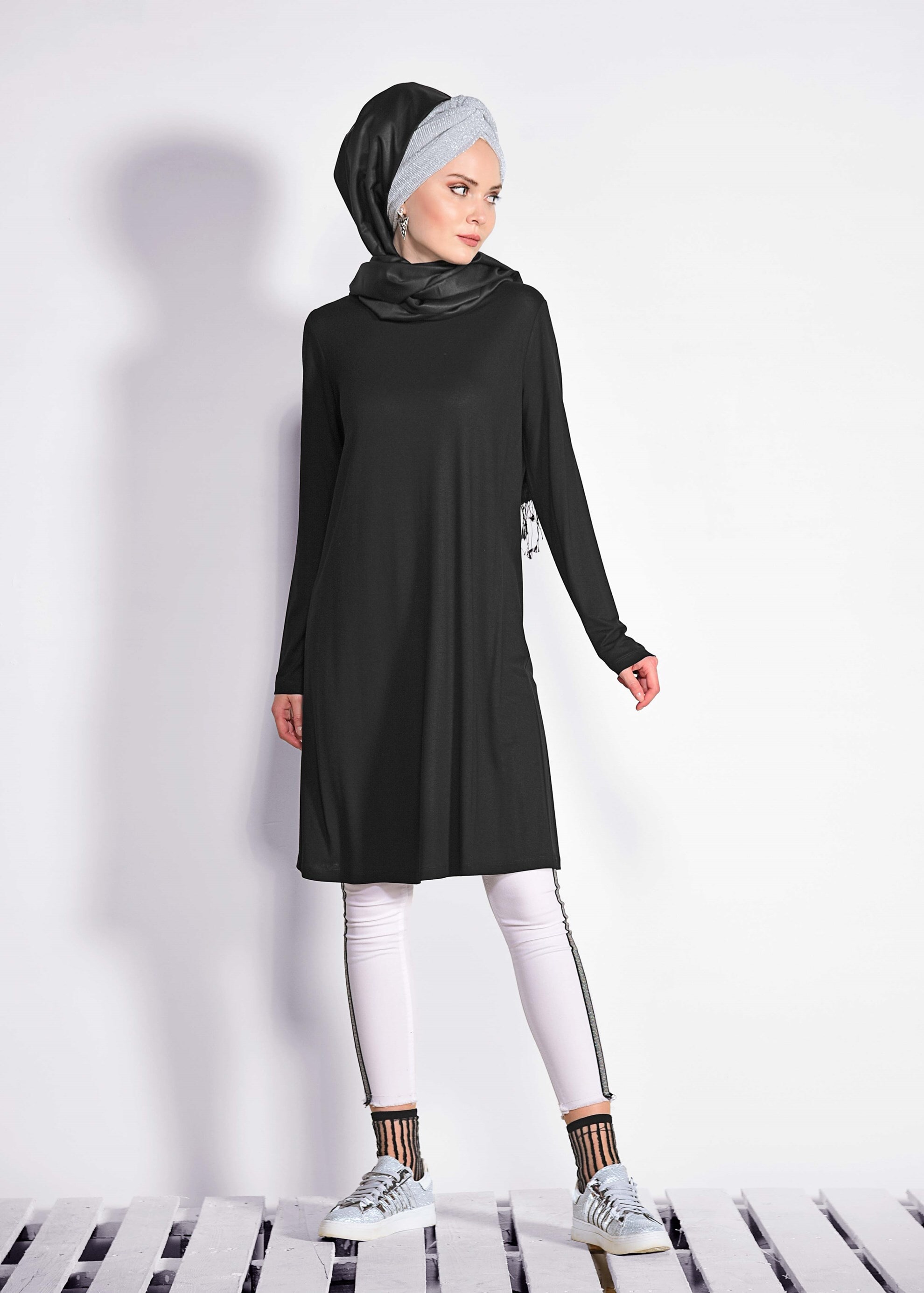 Tesettür giyim SİYAH ÖRME TUNİK 4243