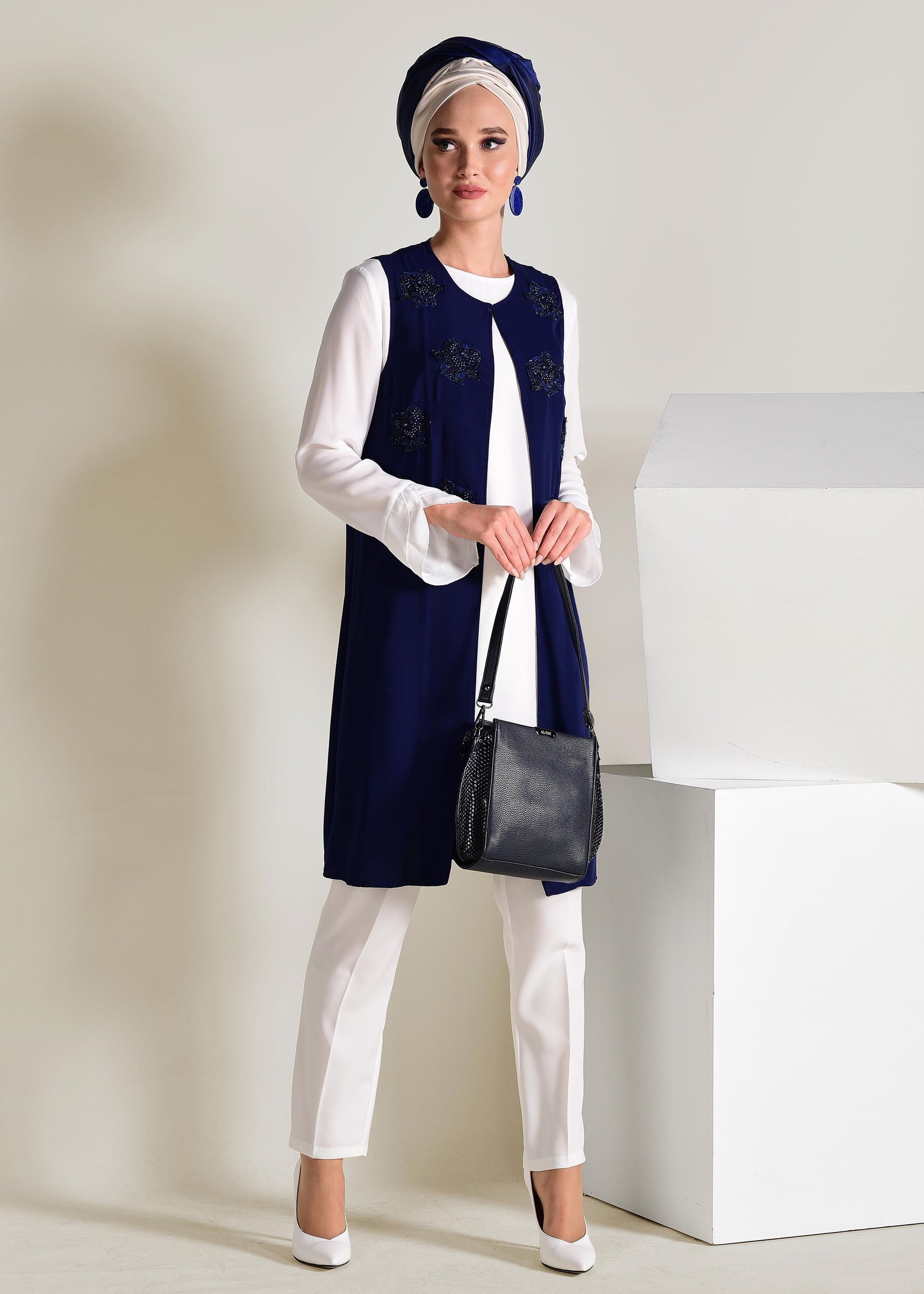 Tesettür giyim LACİVERT BONCUK GÜPÜR İŞLEMELİ 2&prime;Lİ TUNİK 4278