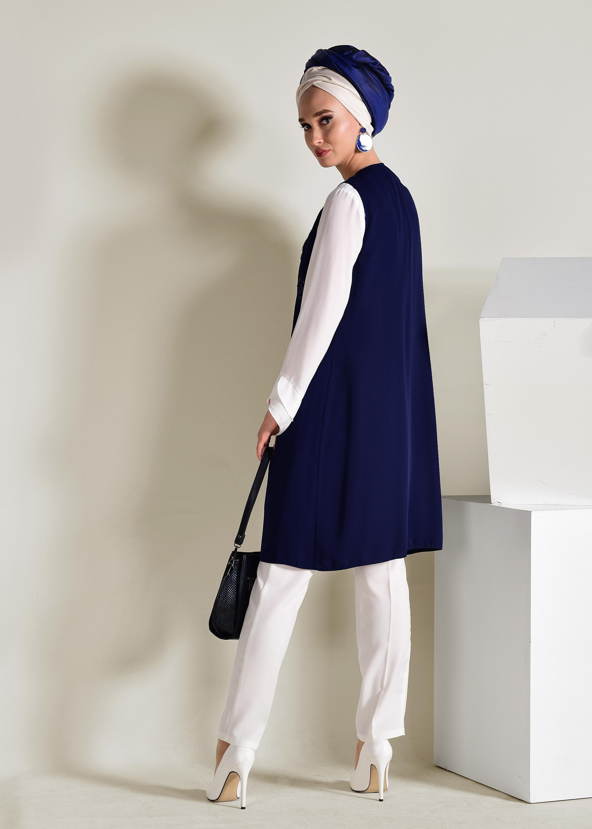 Tesettür giyim LACİVERT BONCUK GÜPÜR İŞLEMELİ 2&prime;Lİ TUNİK 4278