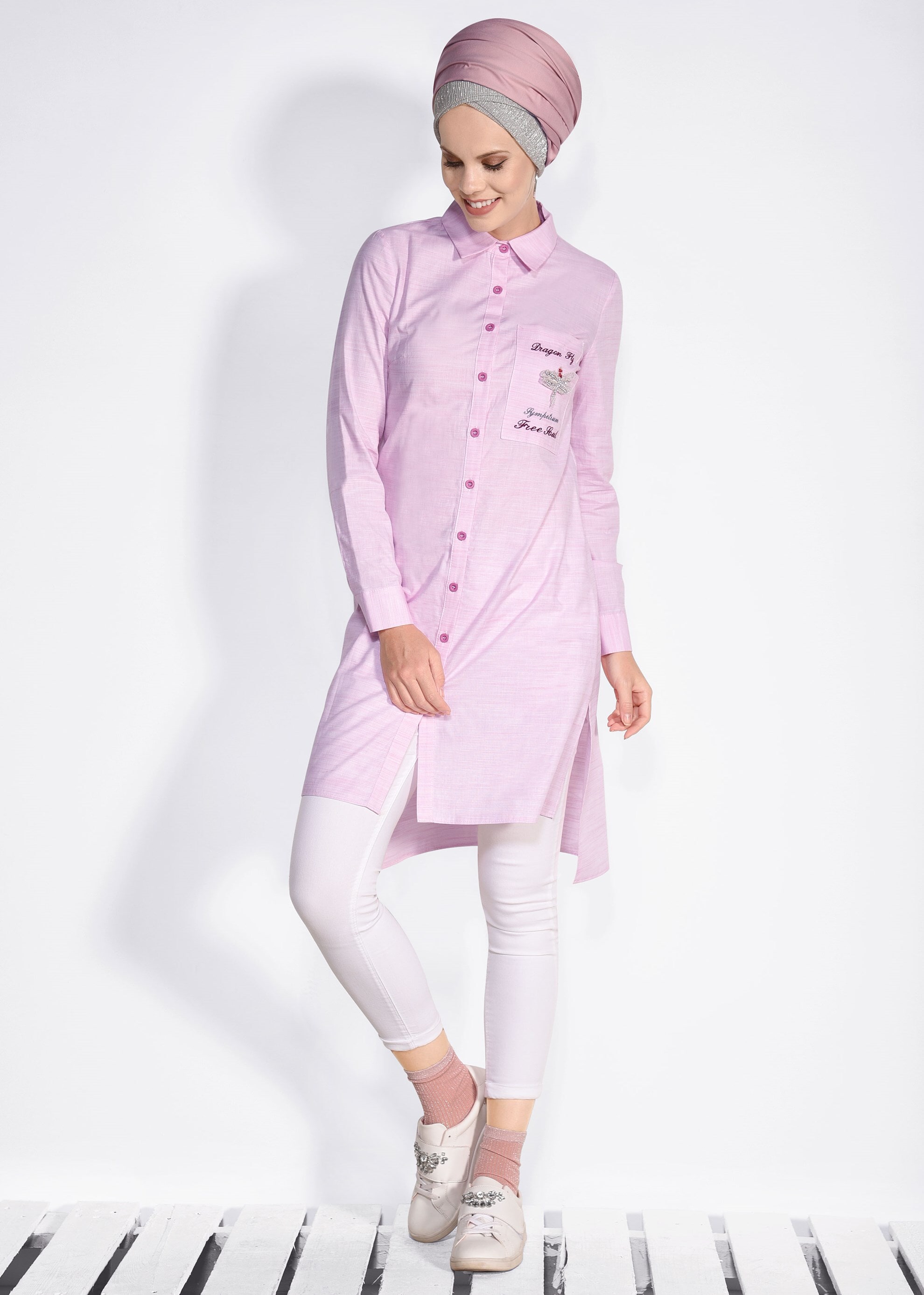 Tesettür giyim PEMBE ARMA VE YAZI DETAYLI TUNİK 4292