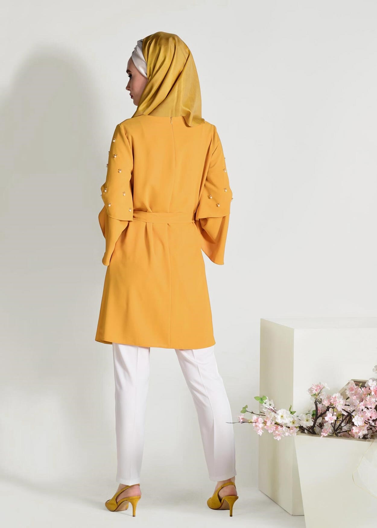 Tesettür giyim SARI GENİŞ KOLLU BONCUK DETAYLI TUNİK 4322