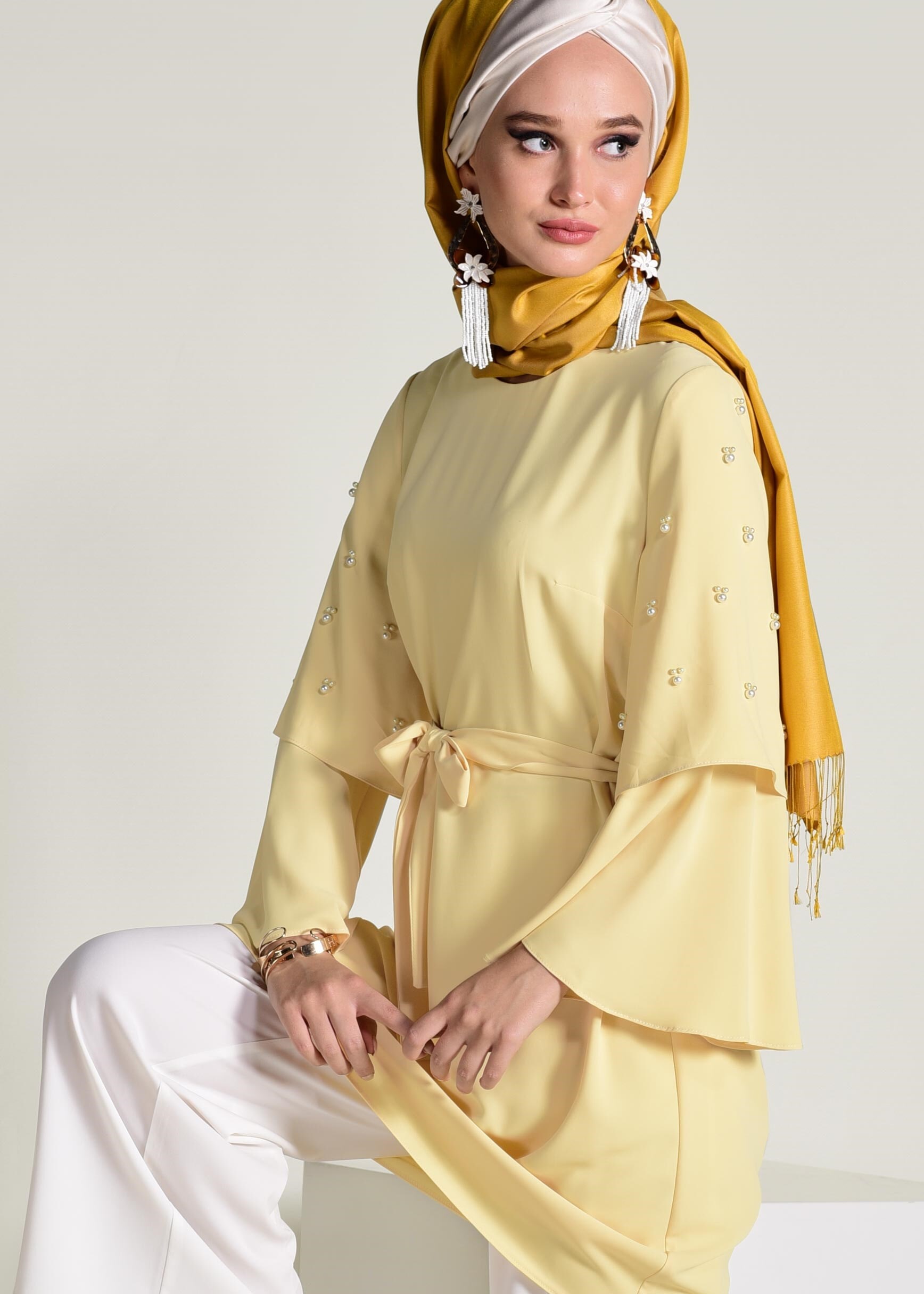 Tesettür giyim SARI GENİŞ KOLLU BONCUK DETAYLI TUNİK 4322