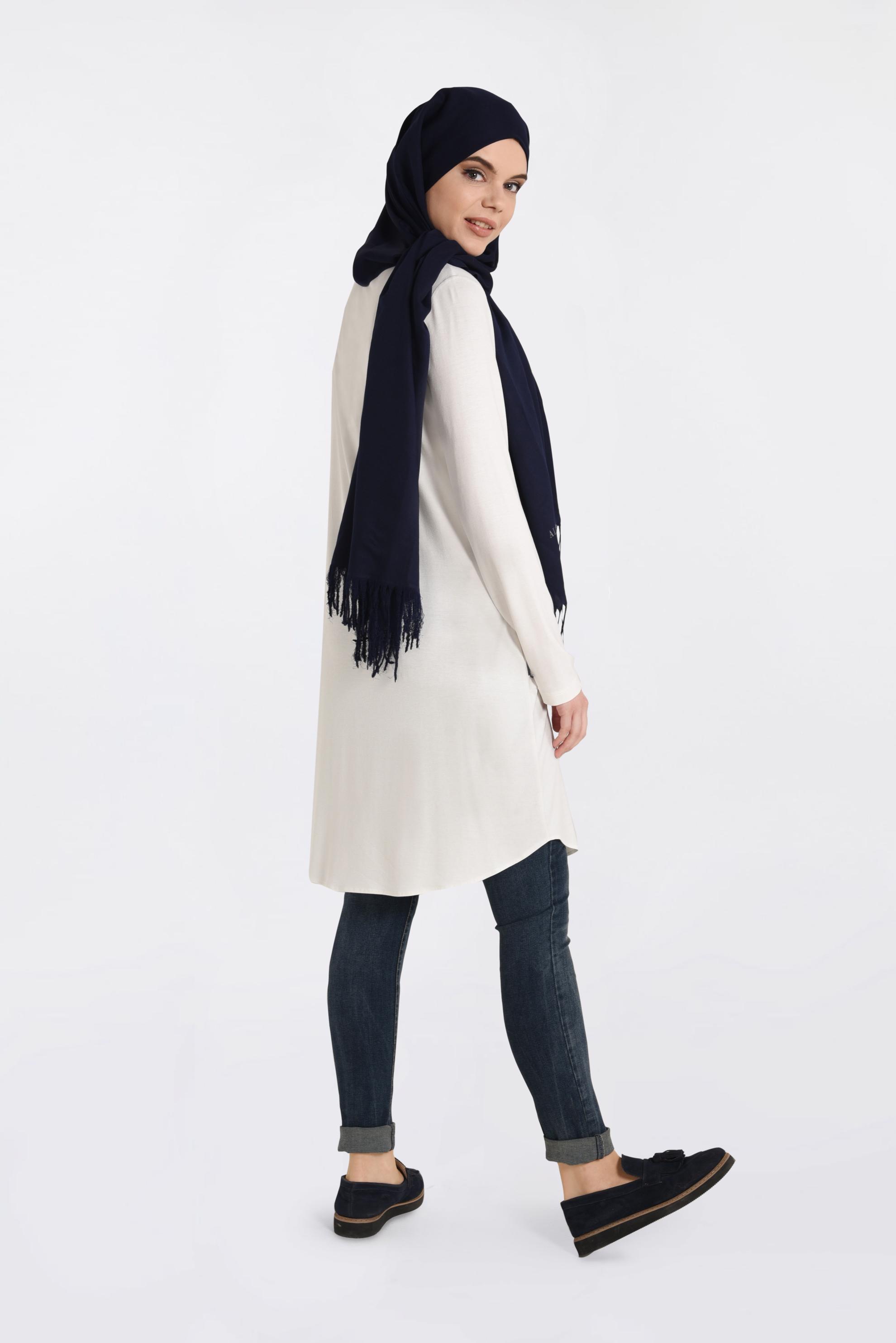 Tesettür giyim BEYAZ ÖRME TUNİK 4328