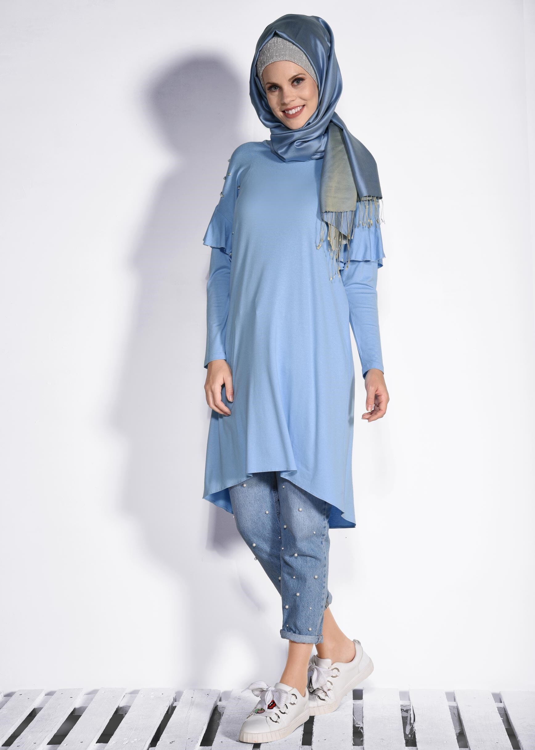 Tesettür giyim MAVİ İNCİ VE BONCUK İŞLEMELİ TUNİK 4345 