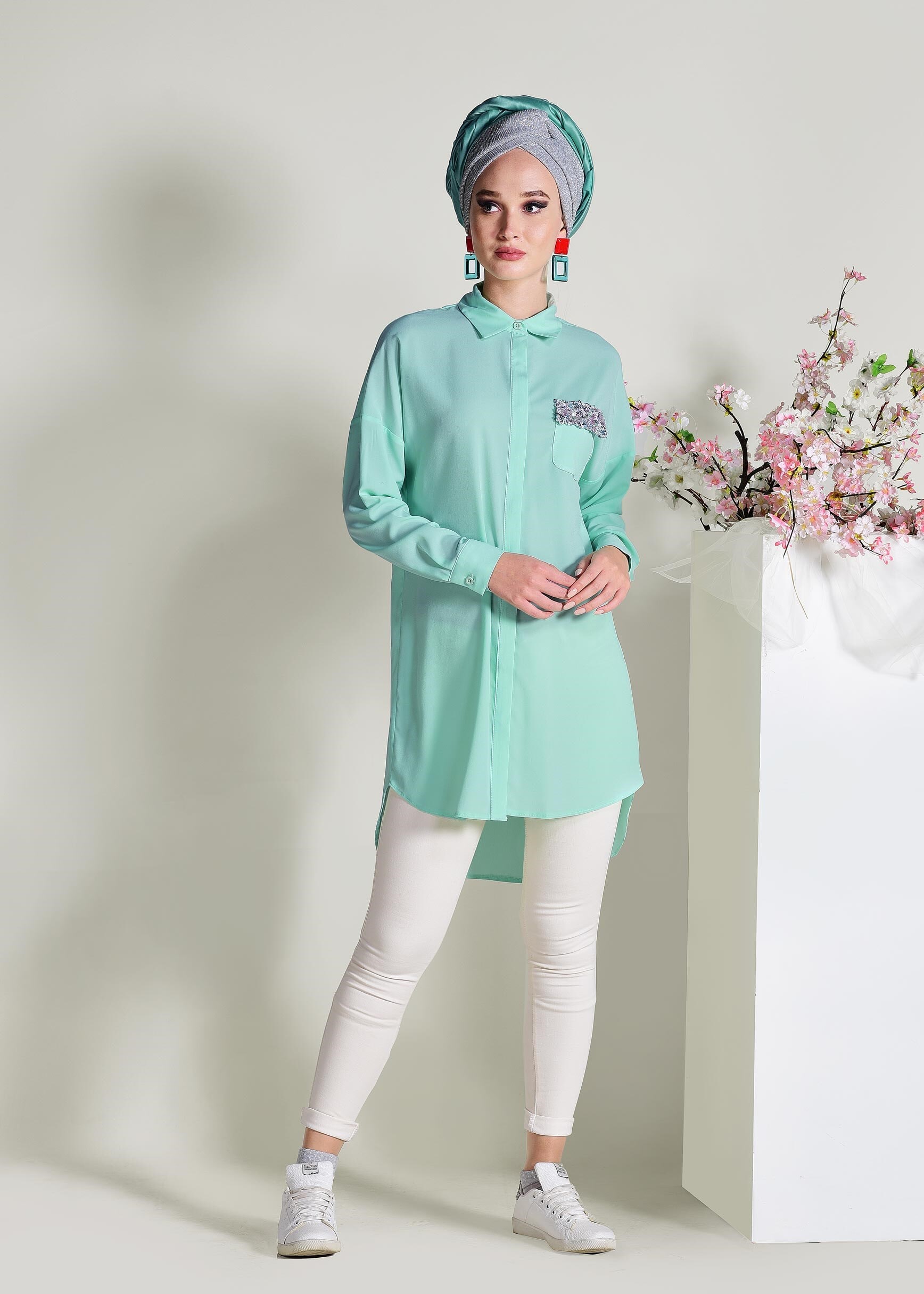 Tesettür giyim YEŞİL CEP DETAYI PULLU TUNİK 4382