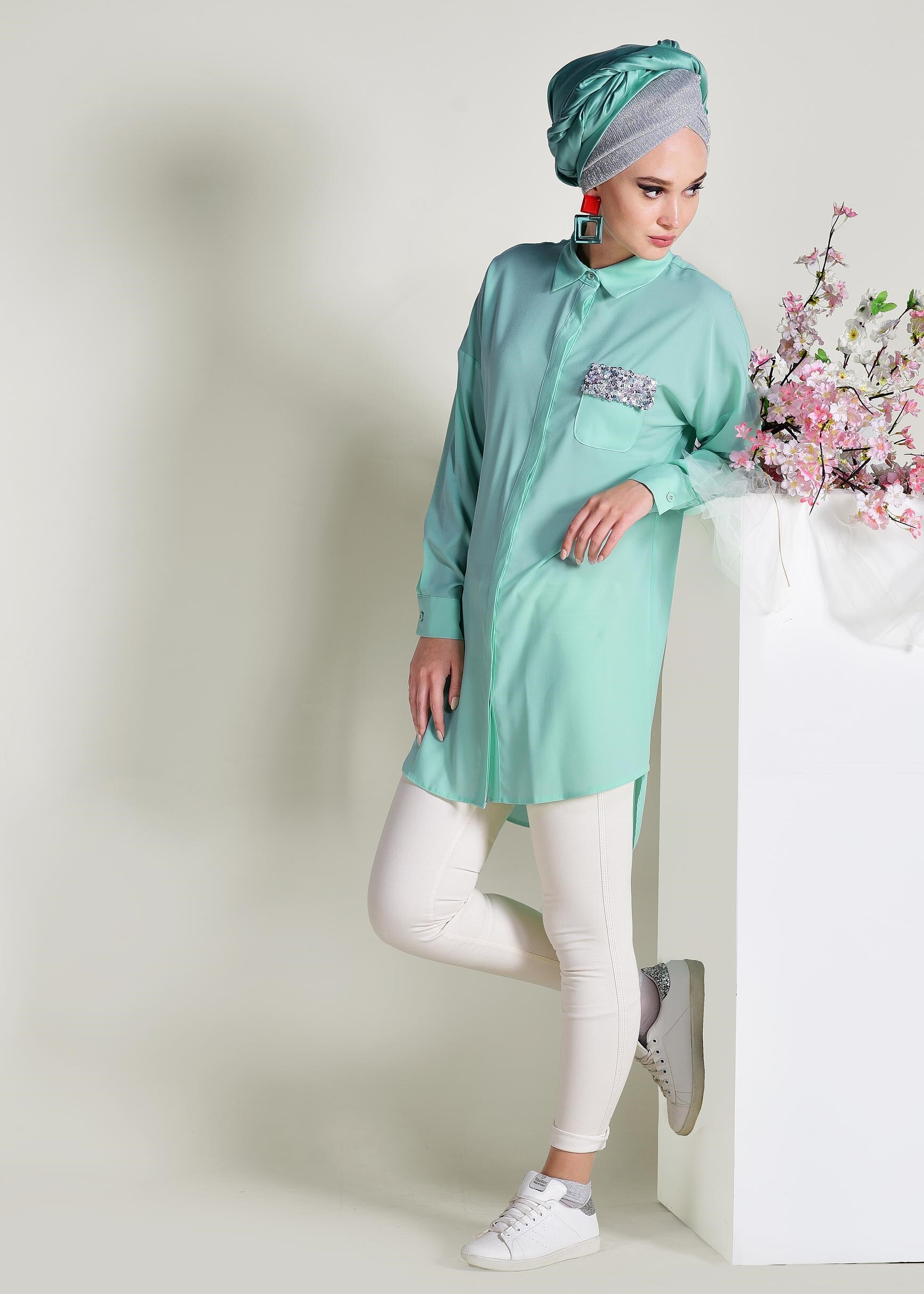 Tesettür giyim YEŞİL CEP DETAYI PULLU TUNİK 4382