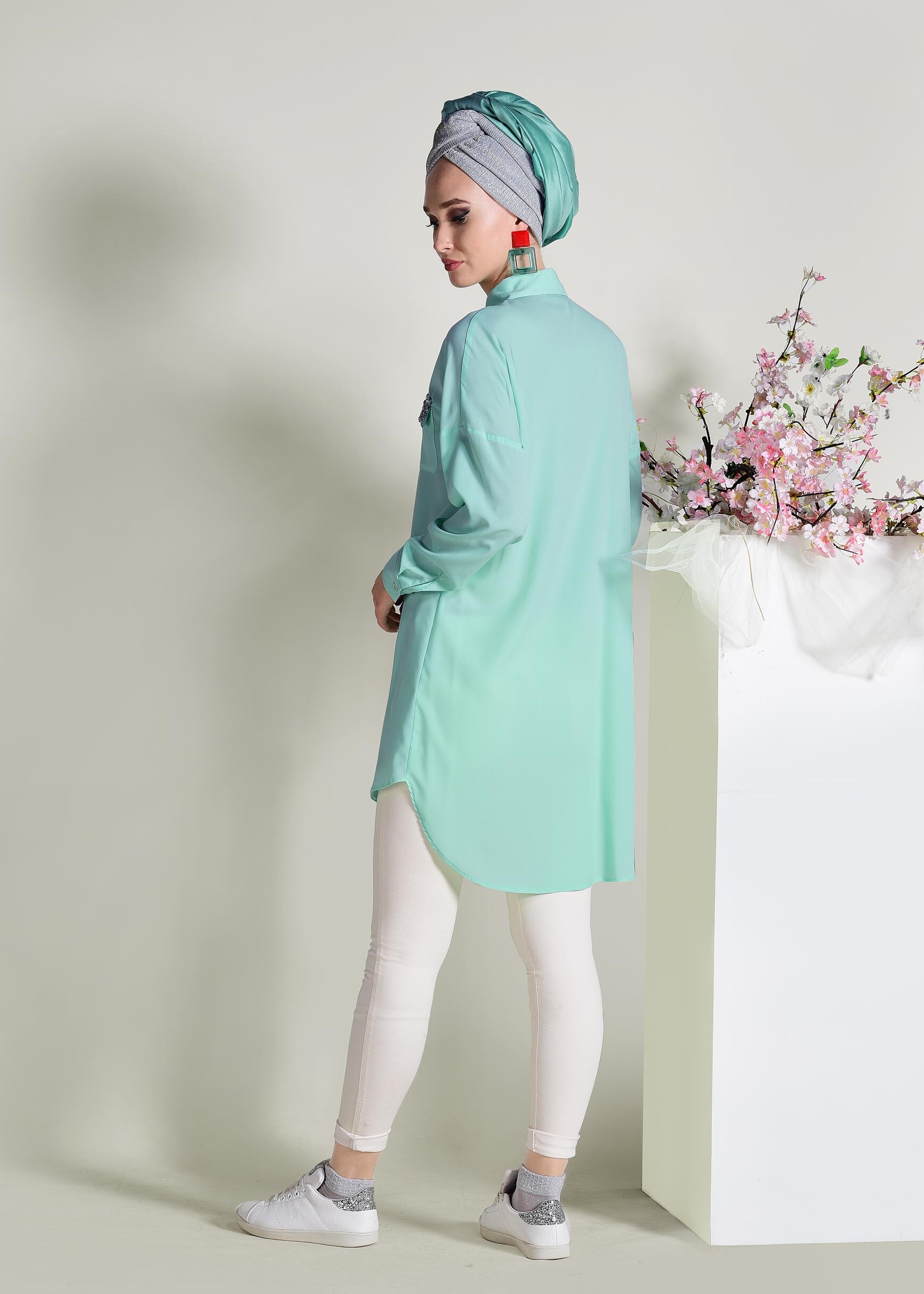 Tesettür giyim YEŞİL CEP DETAYI PULLU TUNİK 4382