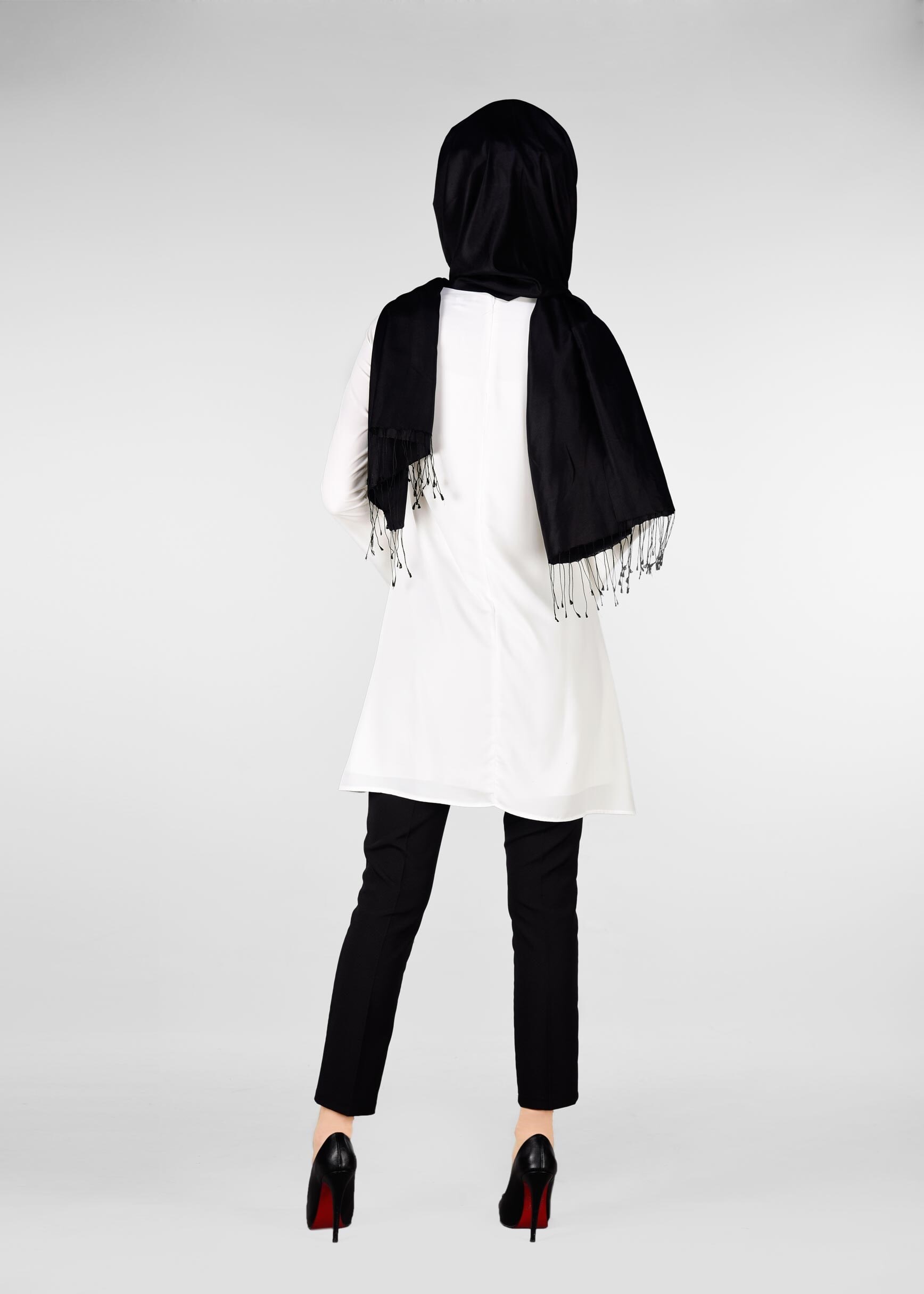 Tesettür giyim BEYAZ NAKIŞ DETAYLI TUNİK 4430