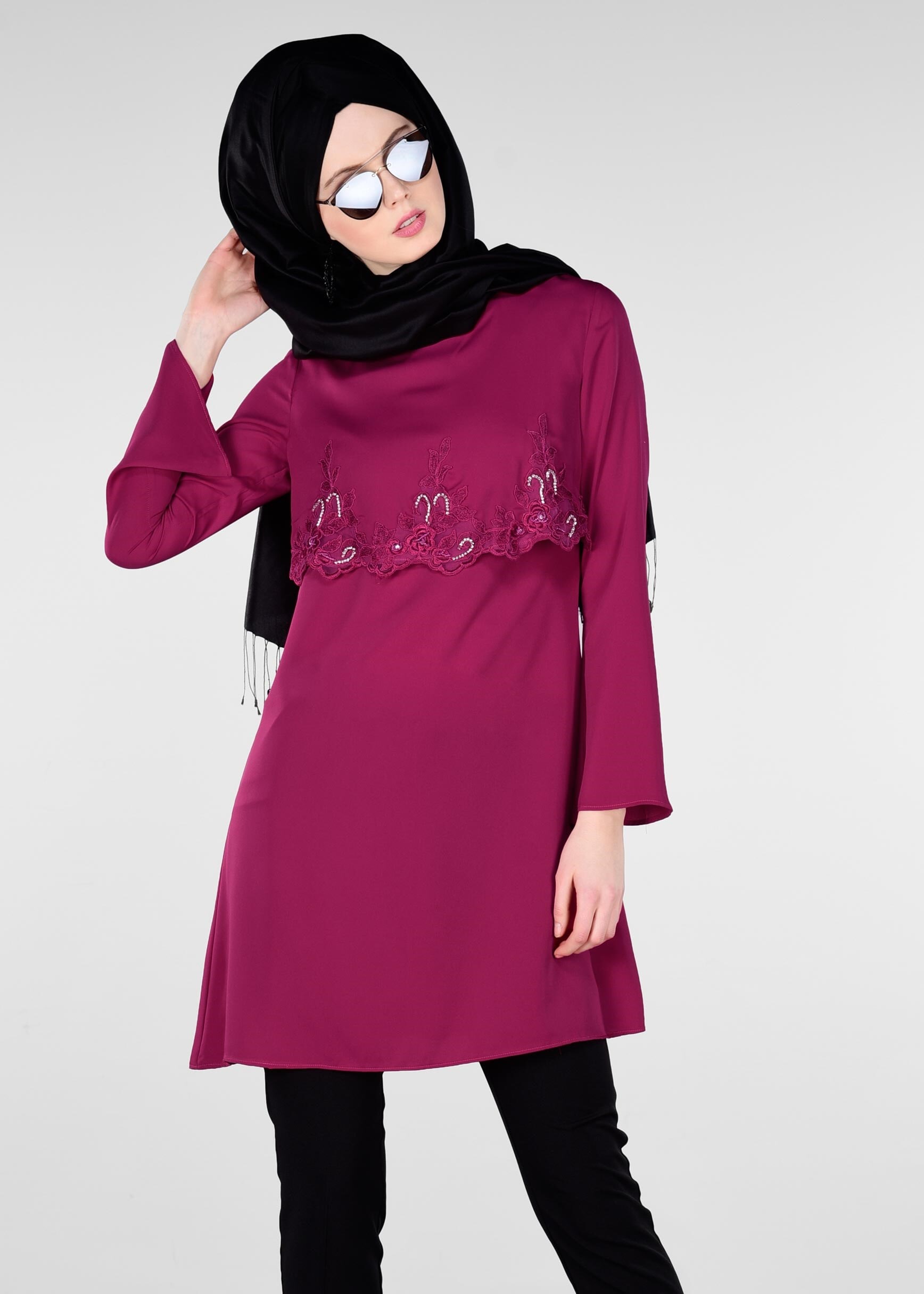 Tesettür giyim FUŞYA NAKIŞ DETAYLI TUNİK 4430